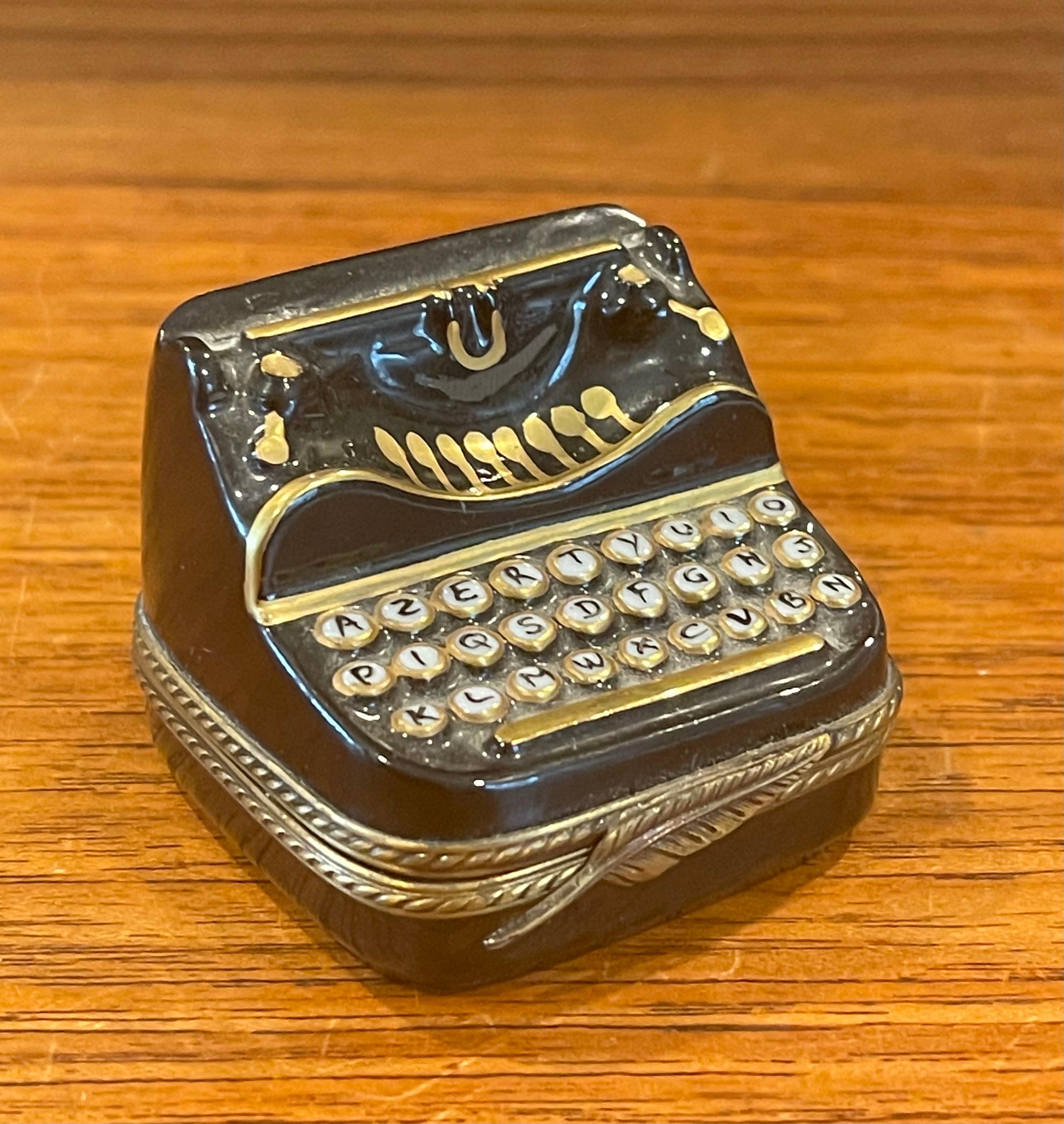 Porcelain Peint Main Vintage Typewriter Trinket Box by Limoges 3