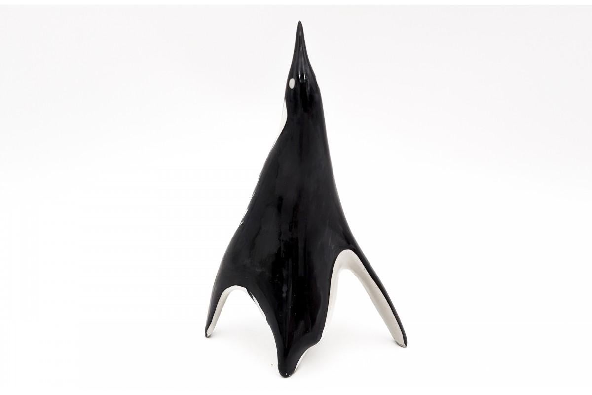 Polish Porcelain penguin figurine, Wałbrzych, designed by Mieczysław Naruszewicz, 1960 For Sale