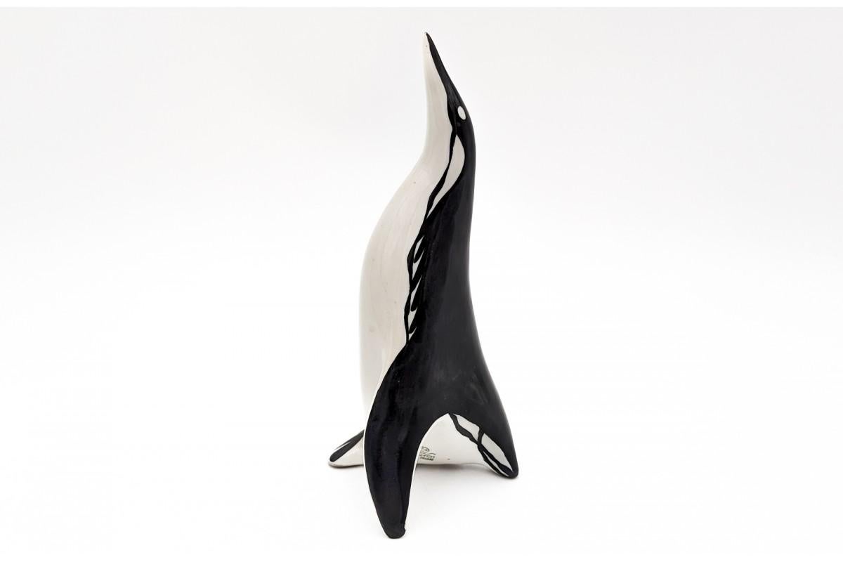 Porcelain penguin figurine, Wałbrzych, designed by Mieczysław Naruszewicz, 1960 In Good Condition For Sale In Chorzów, PL