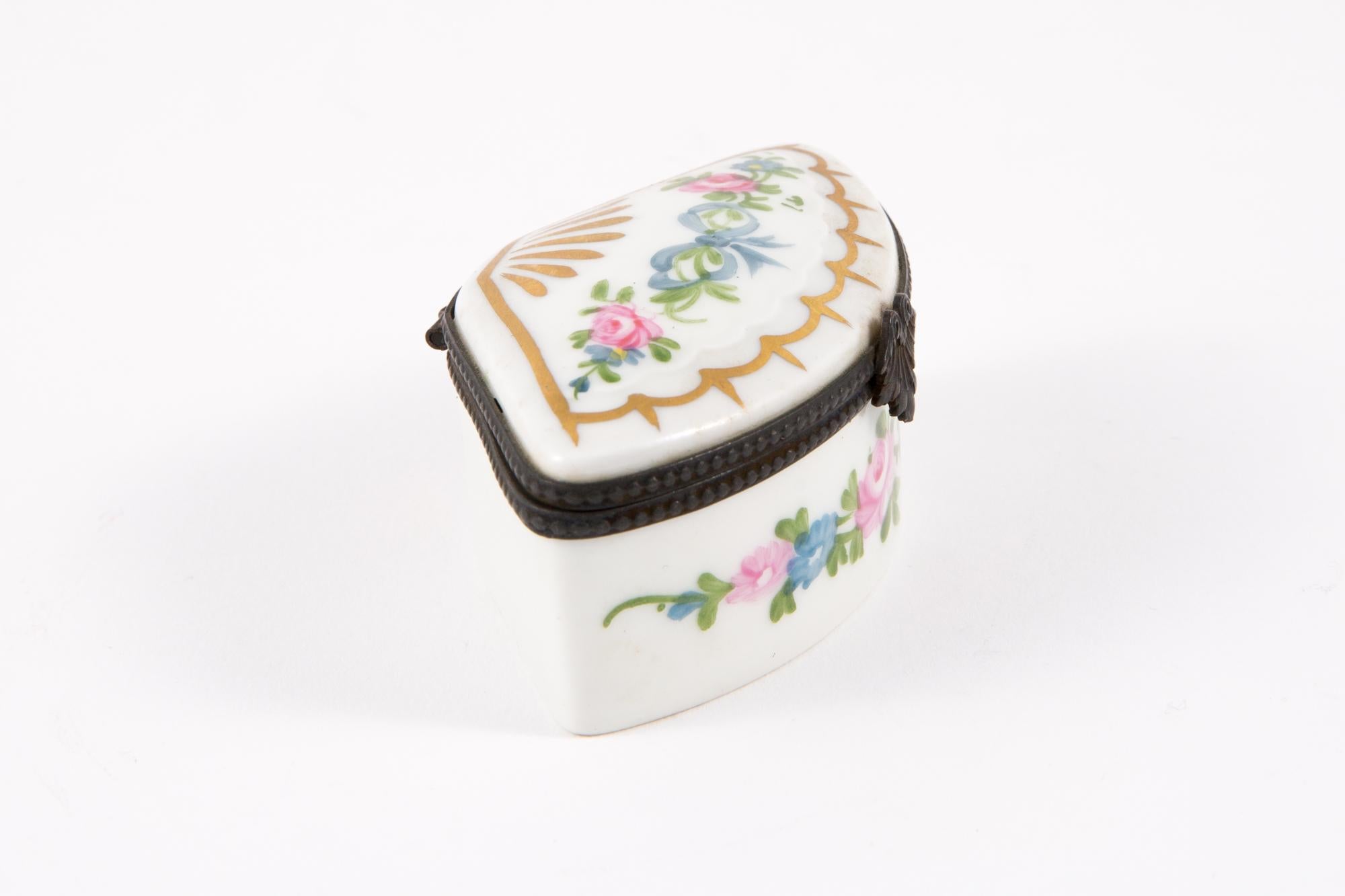 Gray Porcelain Pill or Medicine Box For Sale
