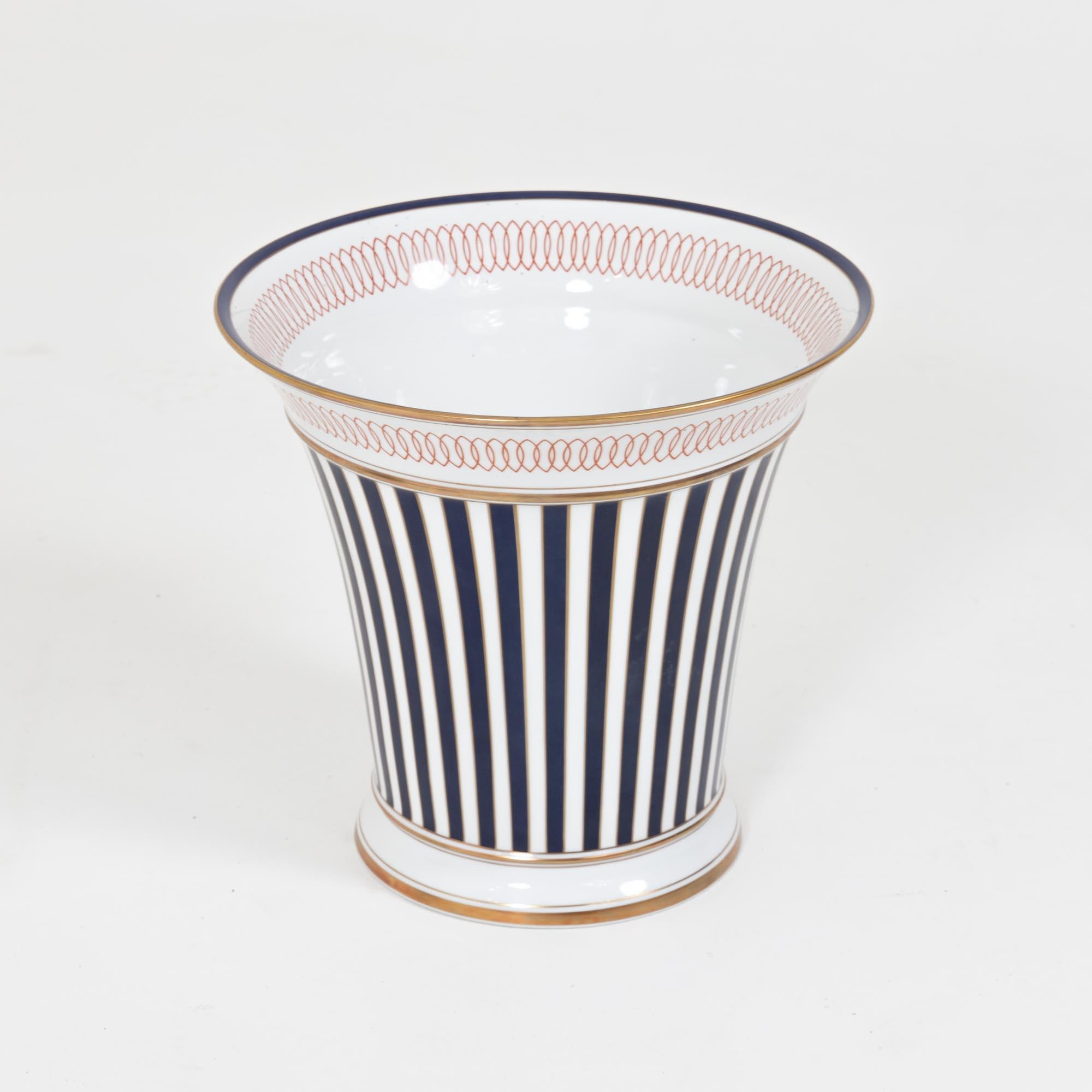 Porcelain Planter by Richard Ginori, Florence 20th Century For Sale 3