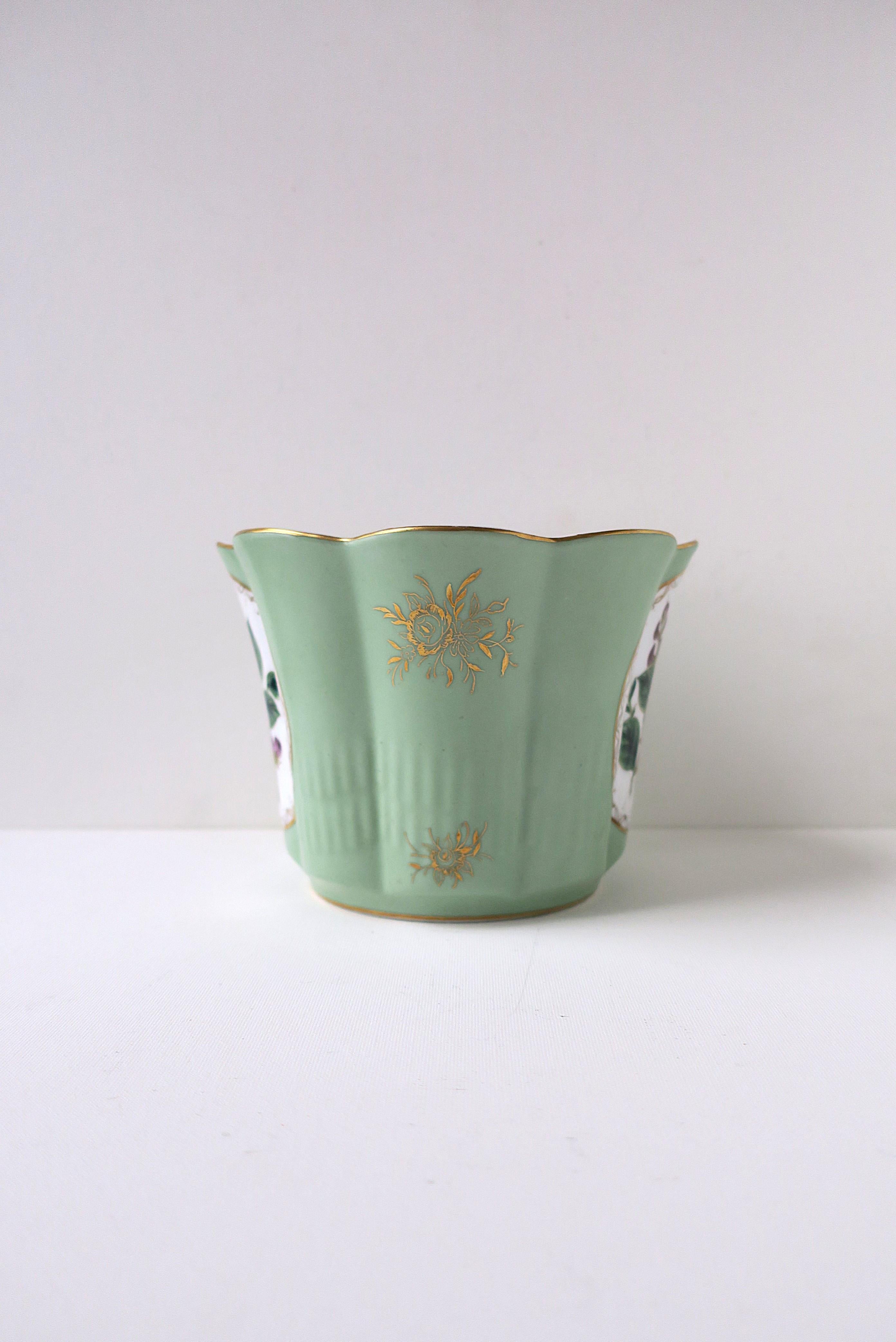 Jardinière en porcelaine Cachepot Jardinière Bord festonné en vente 5