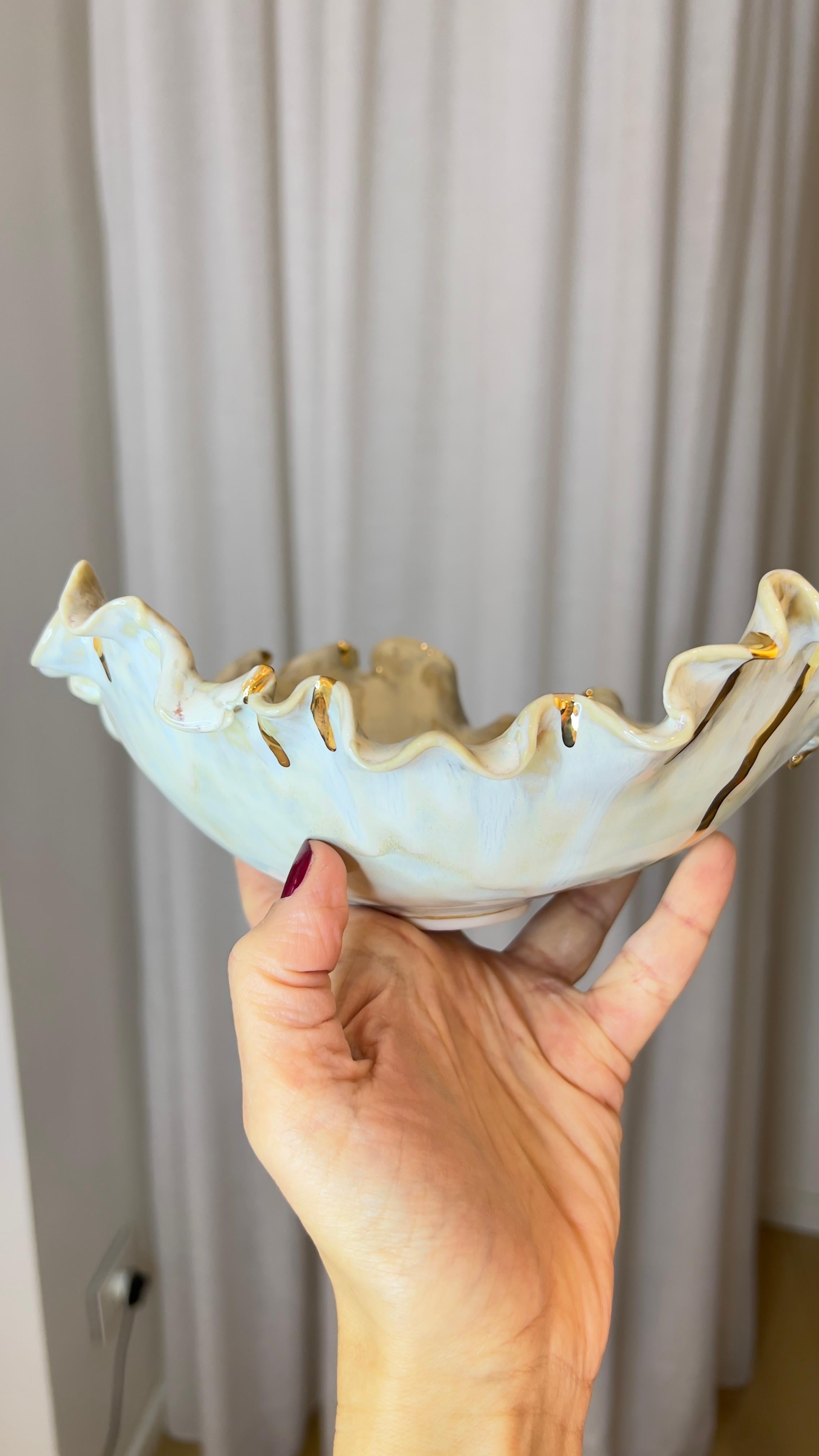 Nacre and Gold Porcelain Plate by Hania Jneid For Sale 3