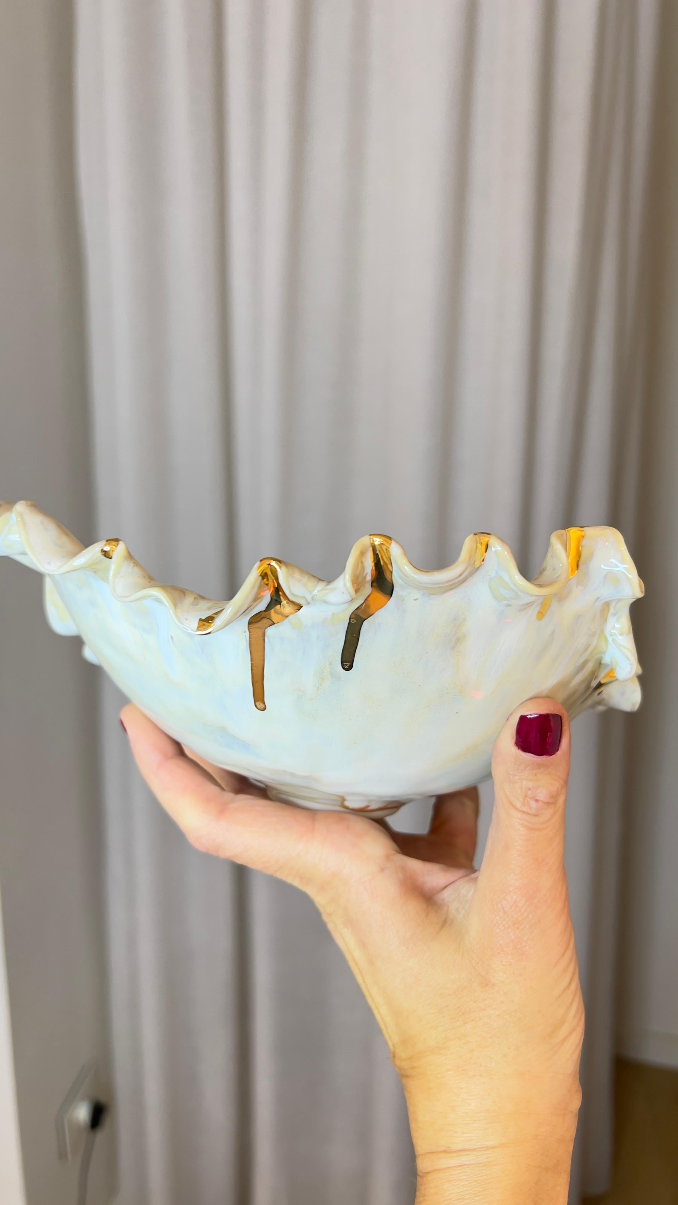 Nacre and Gold Porcelain Plate by Hania Jneid For Sale 5