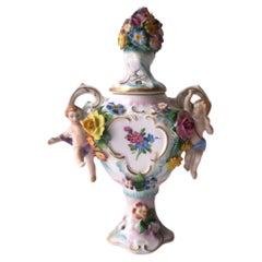 Porzellan- Potpourri-Urne im Rocco-Stil aus Porzellan, ca. 19. Jahrhundert