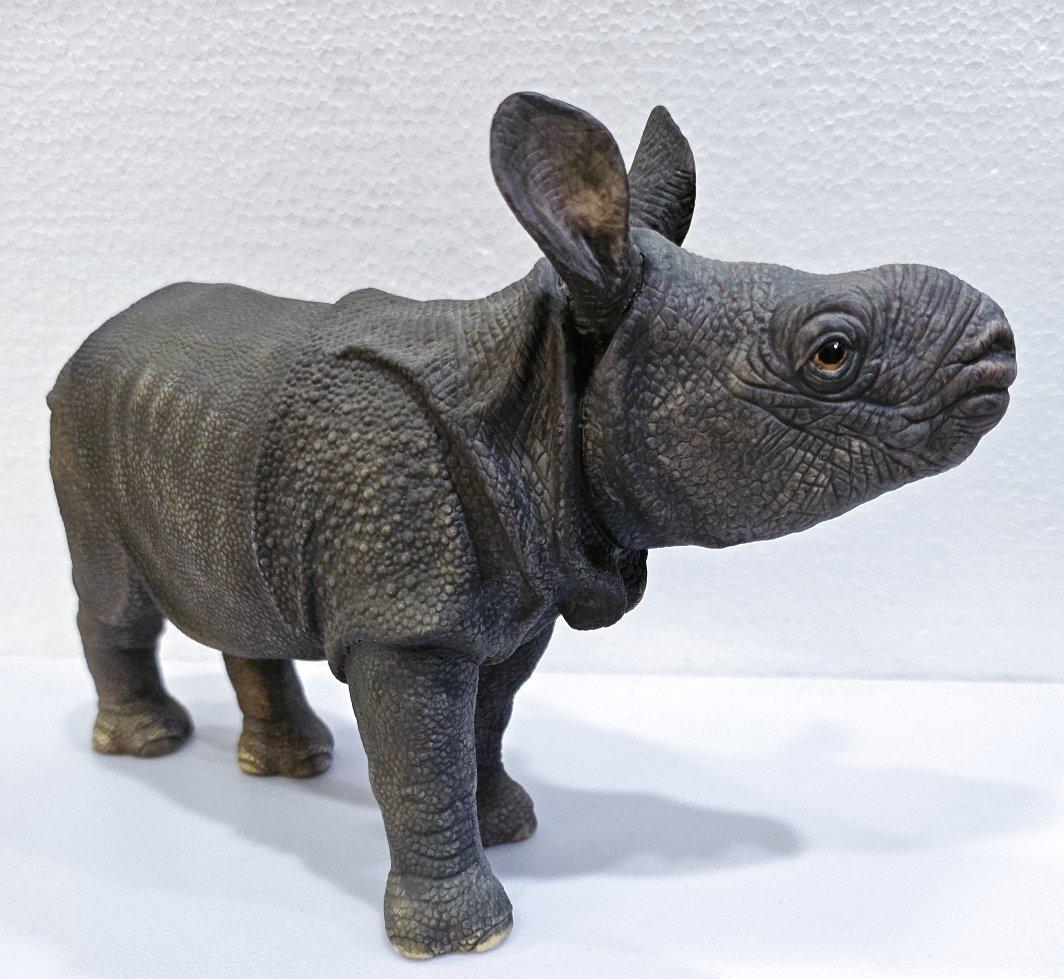 Porzellan-Baby Rhino-Skulptur von Lenox, acht Zoll, SCHLUSSVERKAUF im Angebot 3