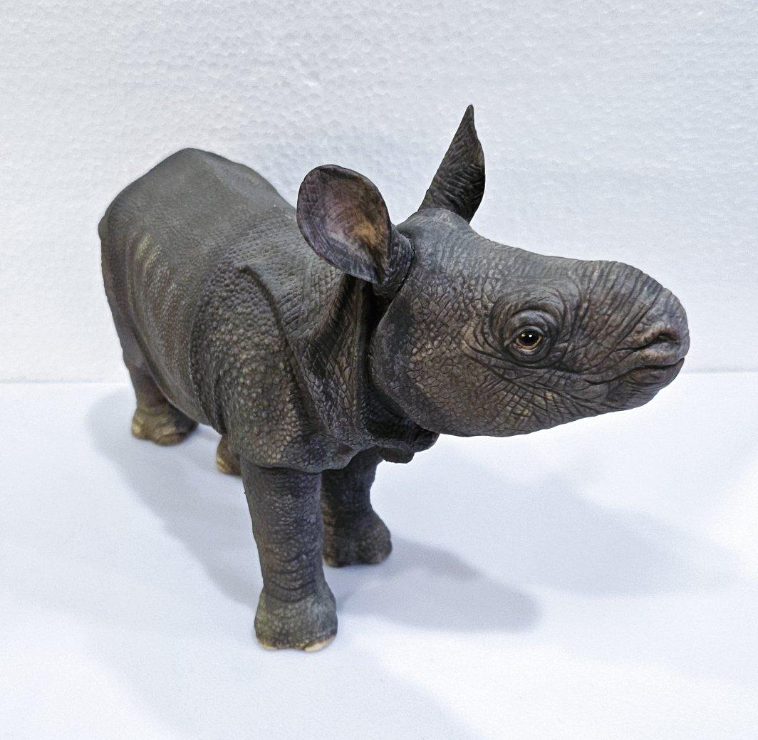 Porzellan-Baby Rhino-Skulptur von Lenox, acht Zoll, SCHLUSSVERKAUF im Angebot 4