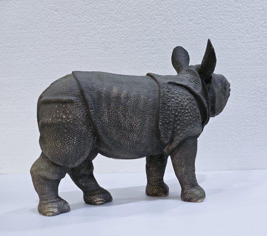 Porzellan-Baby Rhino-Skulptur von Lenox, acht Zoll, SCHLUSSVERKAUF im Zustand „Gut“ im Angebot in Warrenton, OR