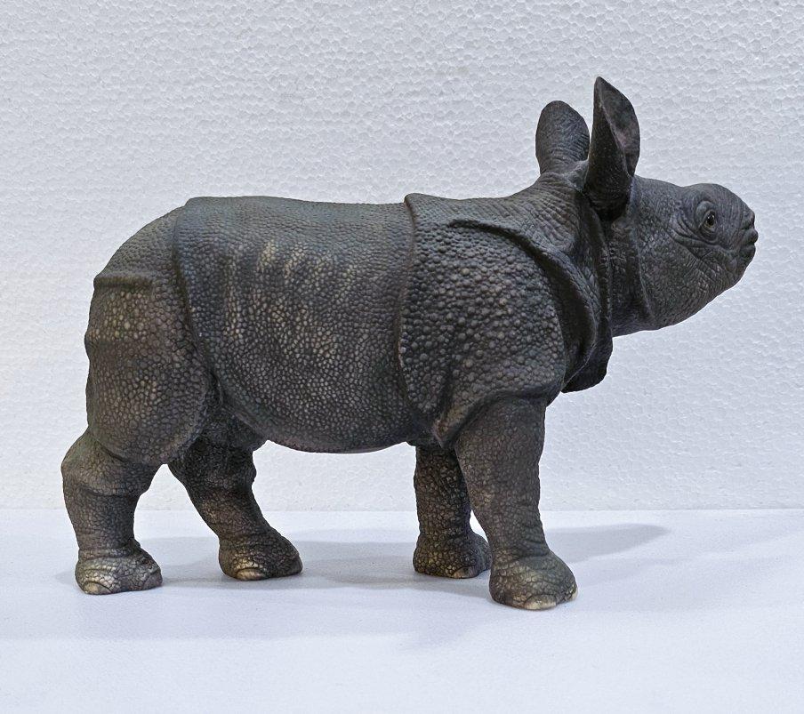 Porzellan-Baby Rhino-Skulptur von Lenox, acht Zoll, SCHLUSSVERKAUF (20. Jahrhundert) im Angebot
