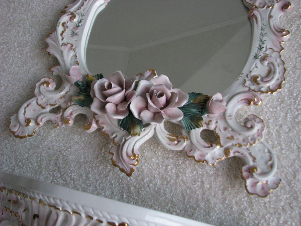 Porcelain Rococo Wall Console with a Hanging Mirror 1