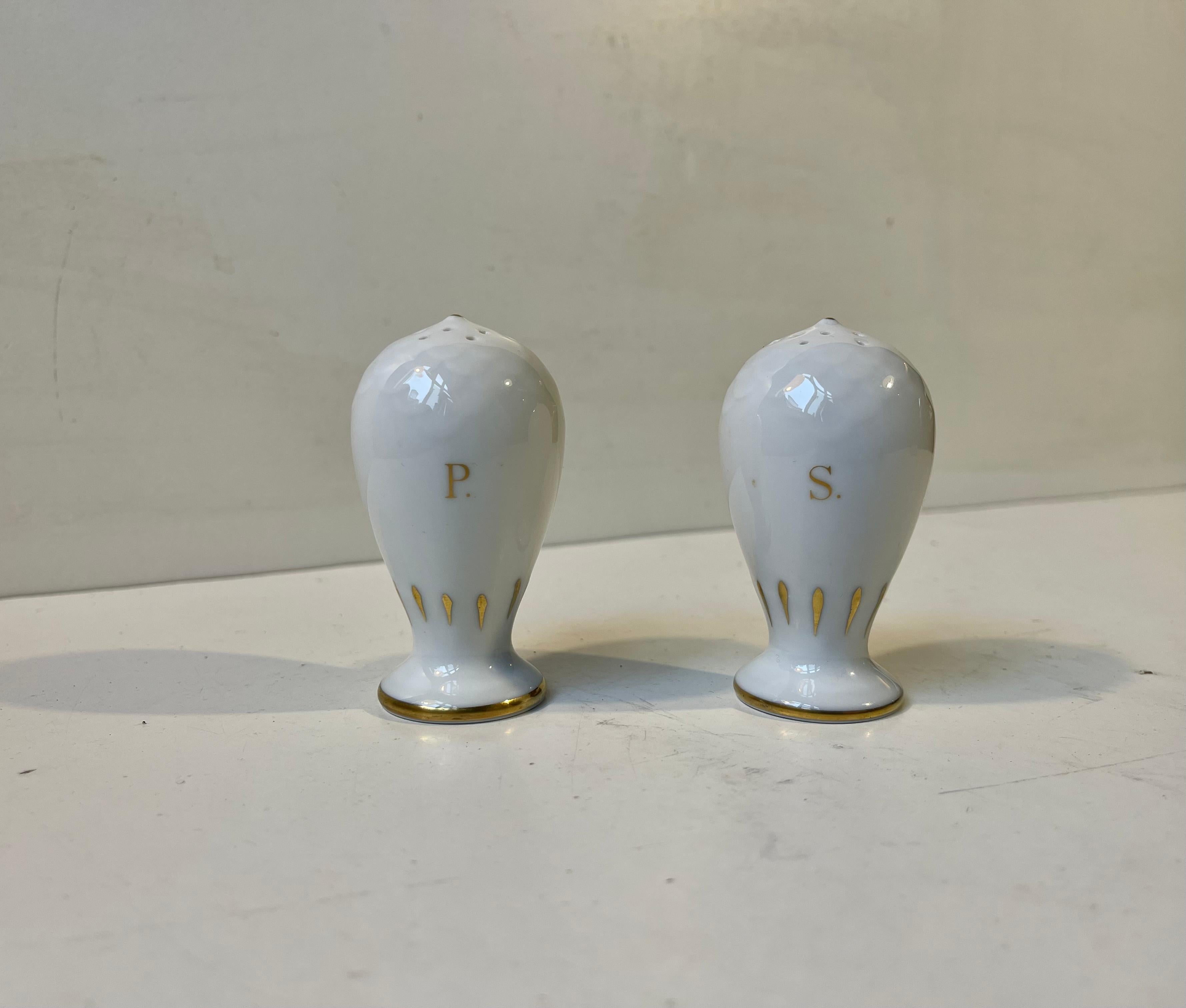 Mid-Century Modern Porcelain Salt and Pepper shakers with Hand-Painted Errants by Bing & Grondahl  For Sale