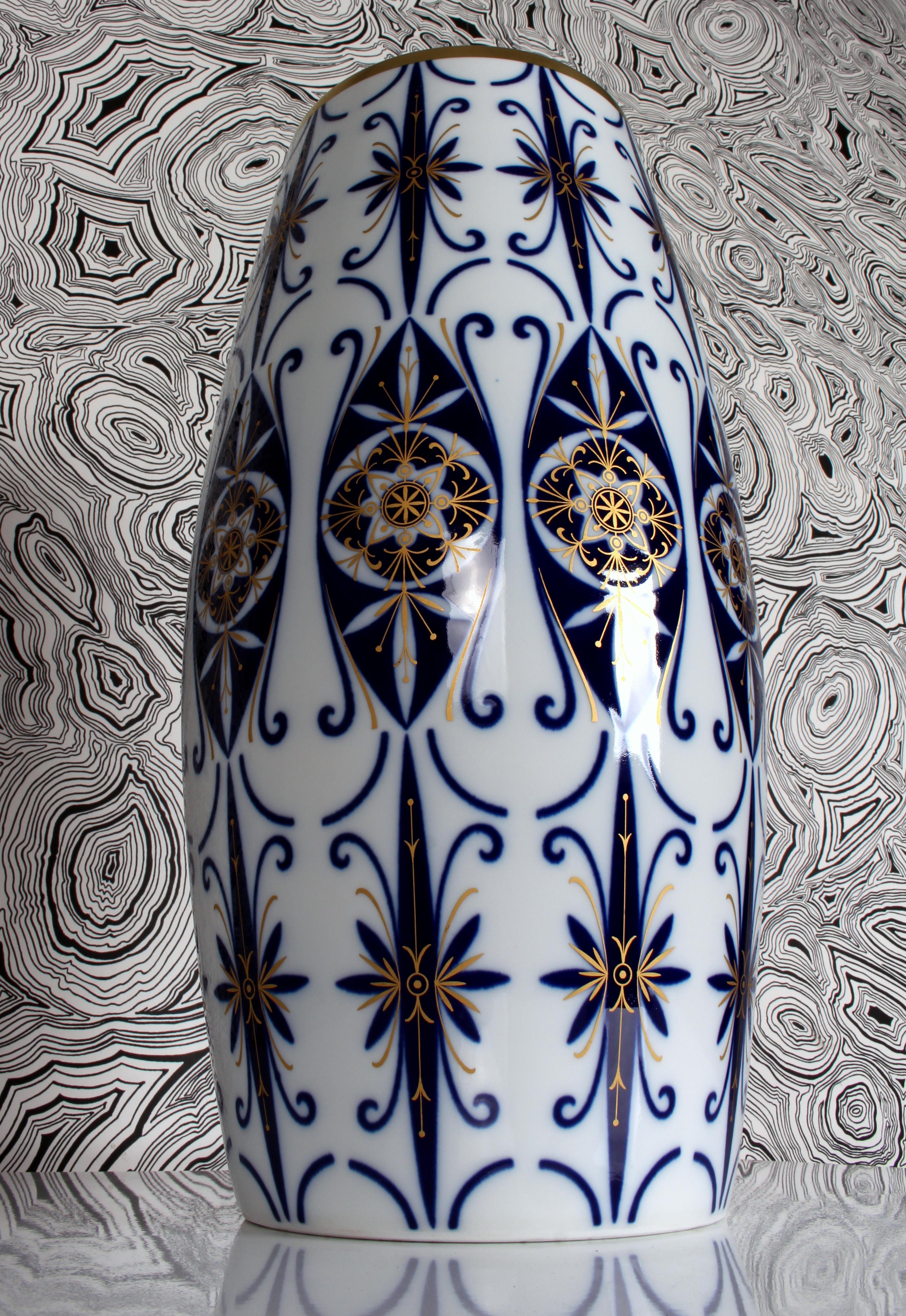 20th Century Porcelain Schumann Arzberg Midcentury Classic Floor Vase Cobalt Blue Gold beauty For Sale