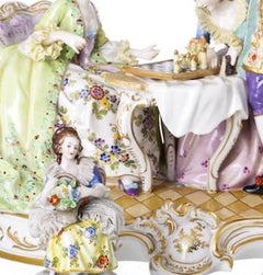 Porcelain - Sculptural group and pair of figures