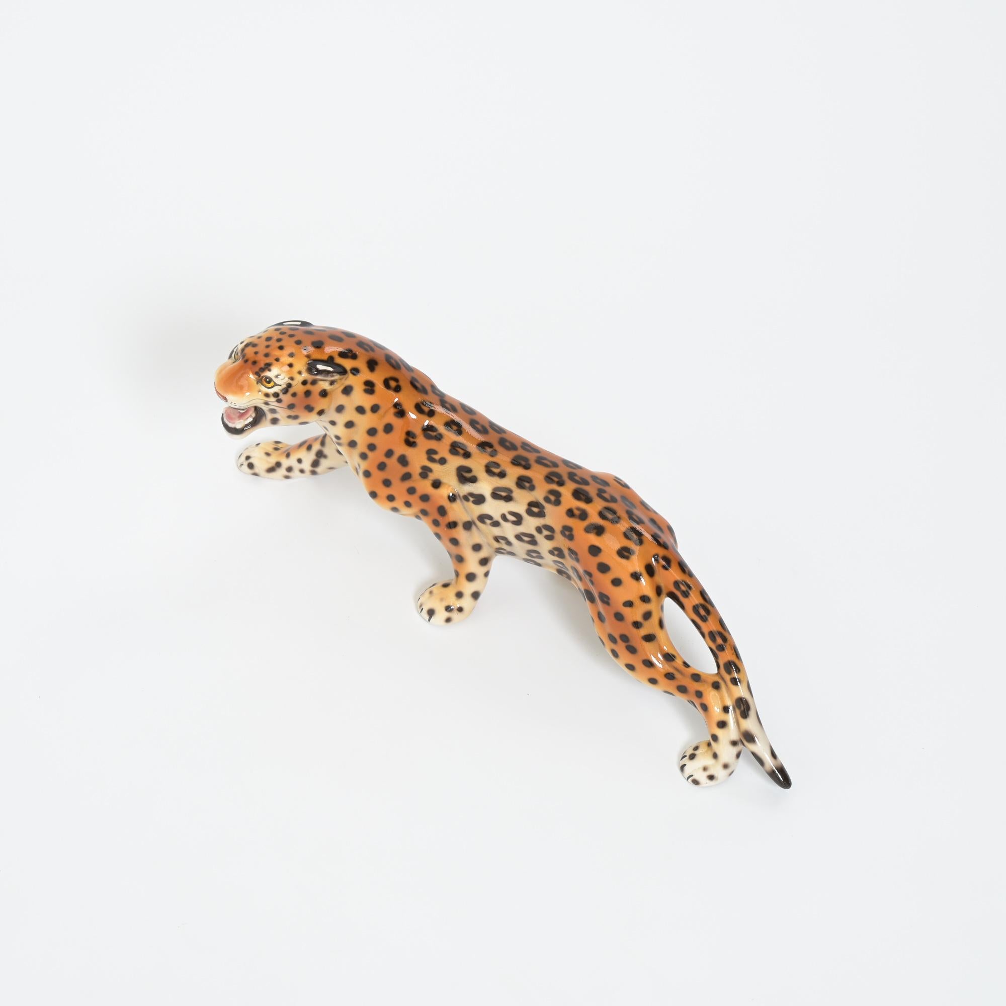 Scultura in porcellana di un leopardo di Ronzan, Italia in vendita 1