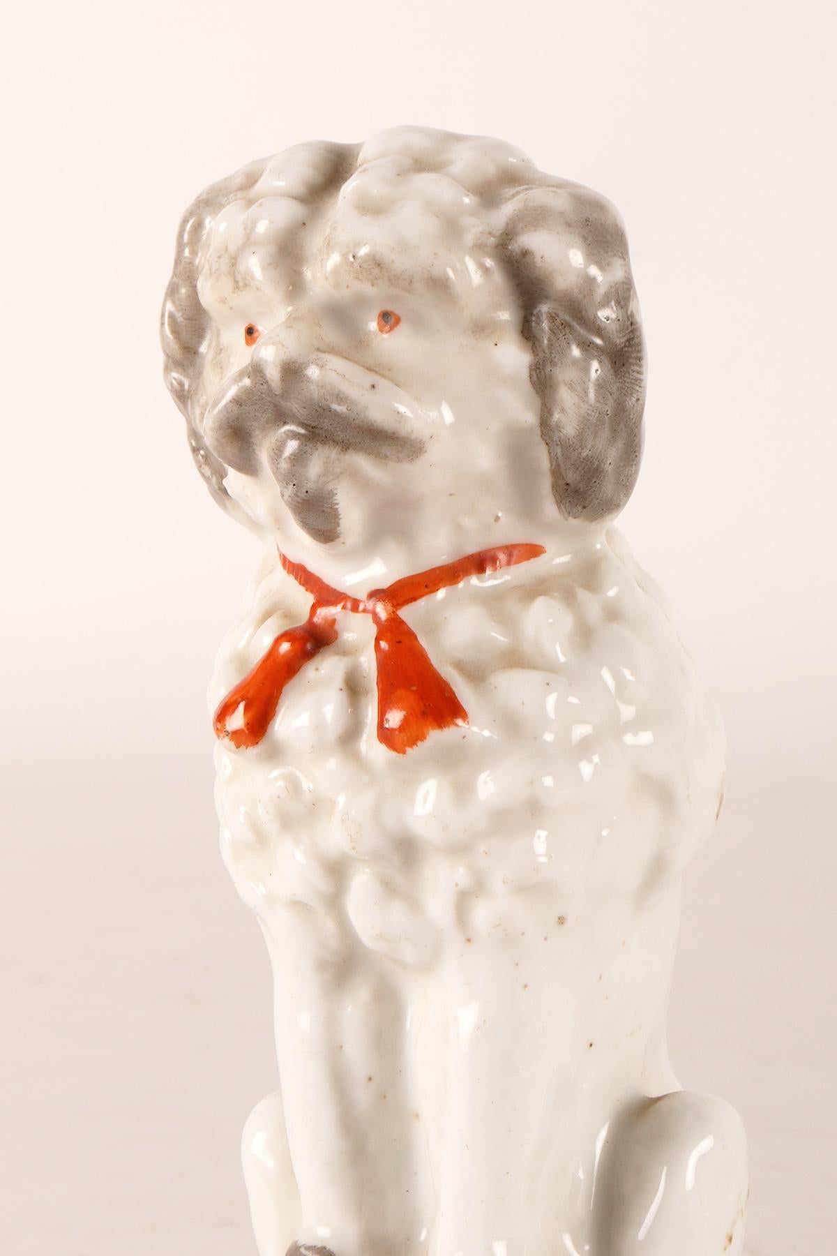 Porcelain sculpture of a Poodle dog, England 1900.  For Sale 2