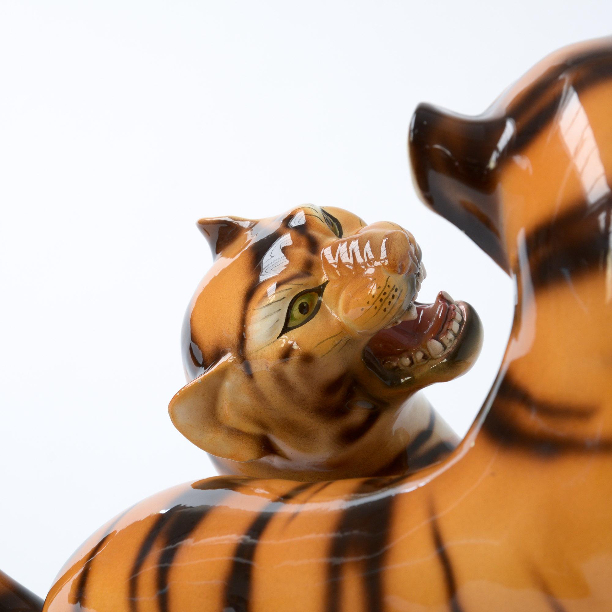 Porcelain Sculpture of Playing Tigers by Ronzan, Italy In Good Condition In Vlimmeren, BE