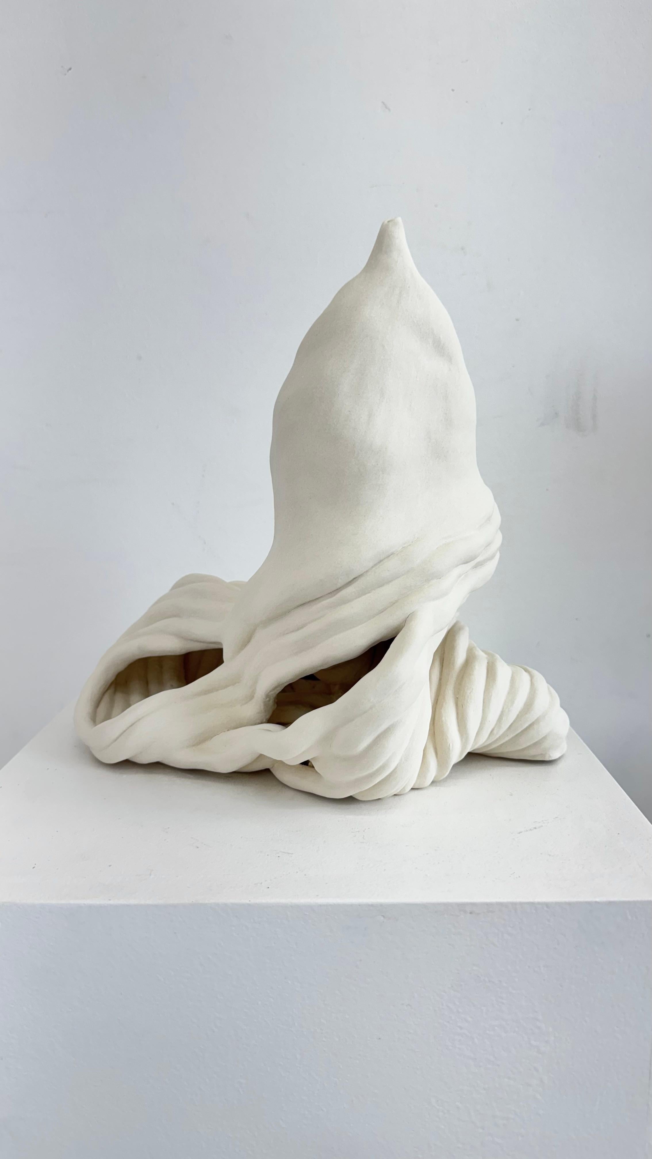 Moderno Scultura in porcellana - Parla un'altra lingua e questo mi piace molto. in vendita