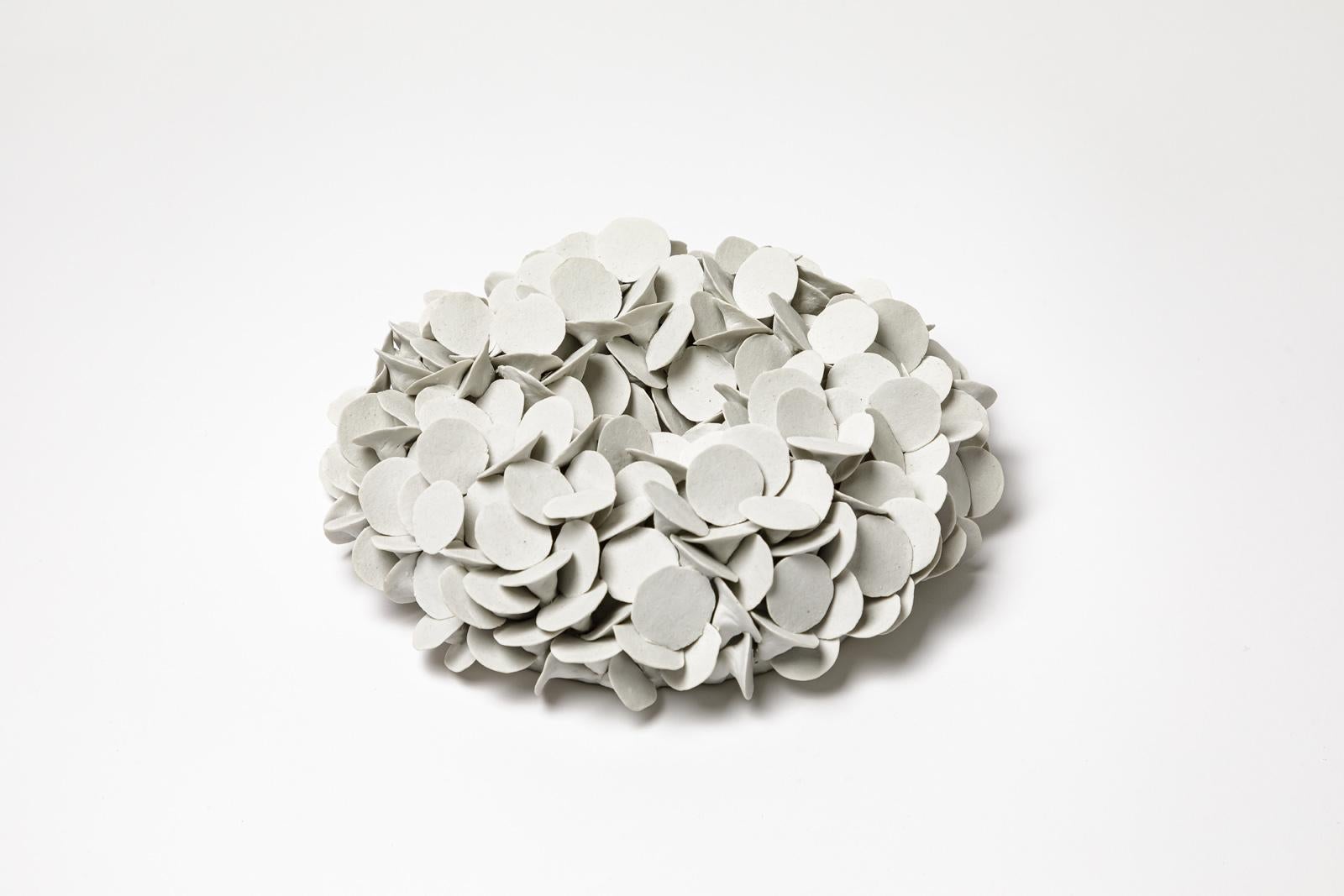 Porzellanskulptur „Solctice“, von Mart Schrijvers, 2022. (Beaux Arts) im Angebot