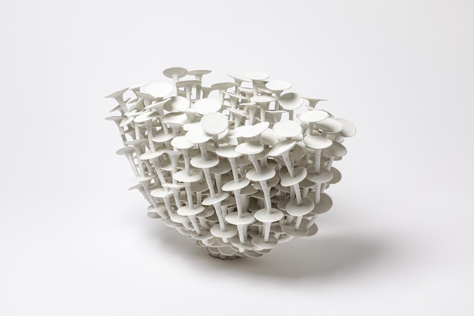 Porzellanskulptur „Solctice“, von Mart Schrijvers, 2023. (Beaux Arts) im Angebot