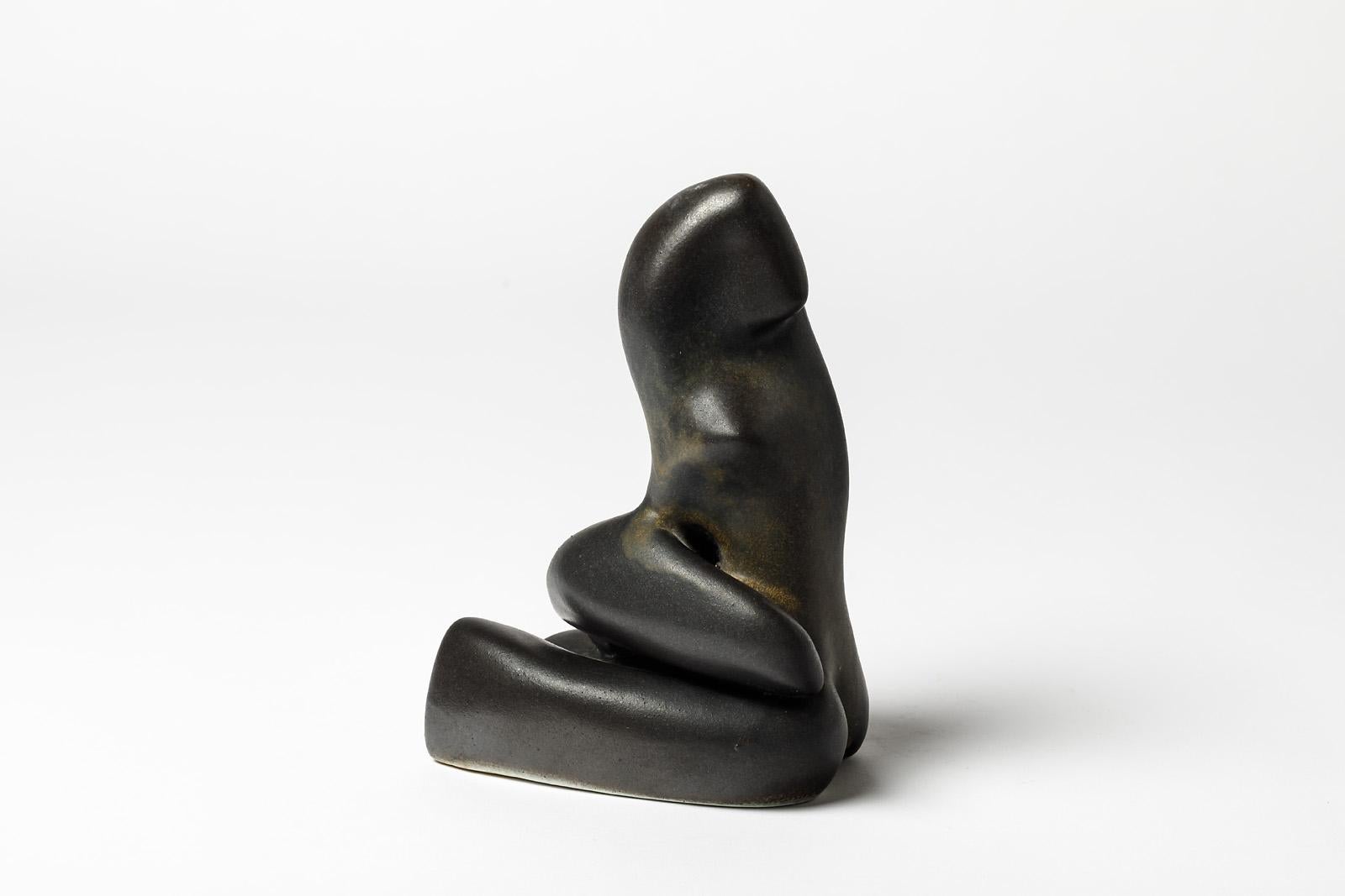 Porzellan-Skulptur mit schwarzer Glasur-Dekoration von Tim Orr, um 1970 (Beaux Arts) im Angebot