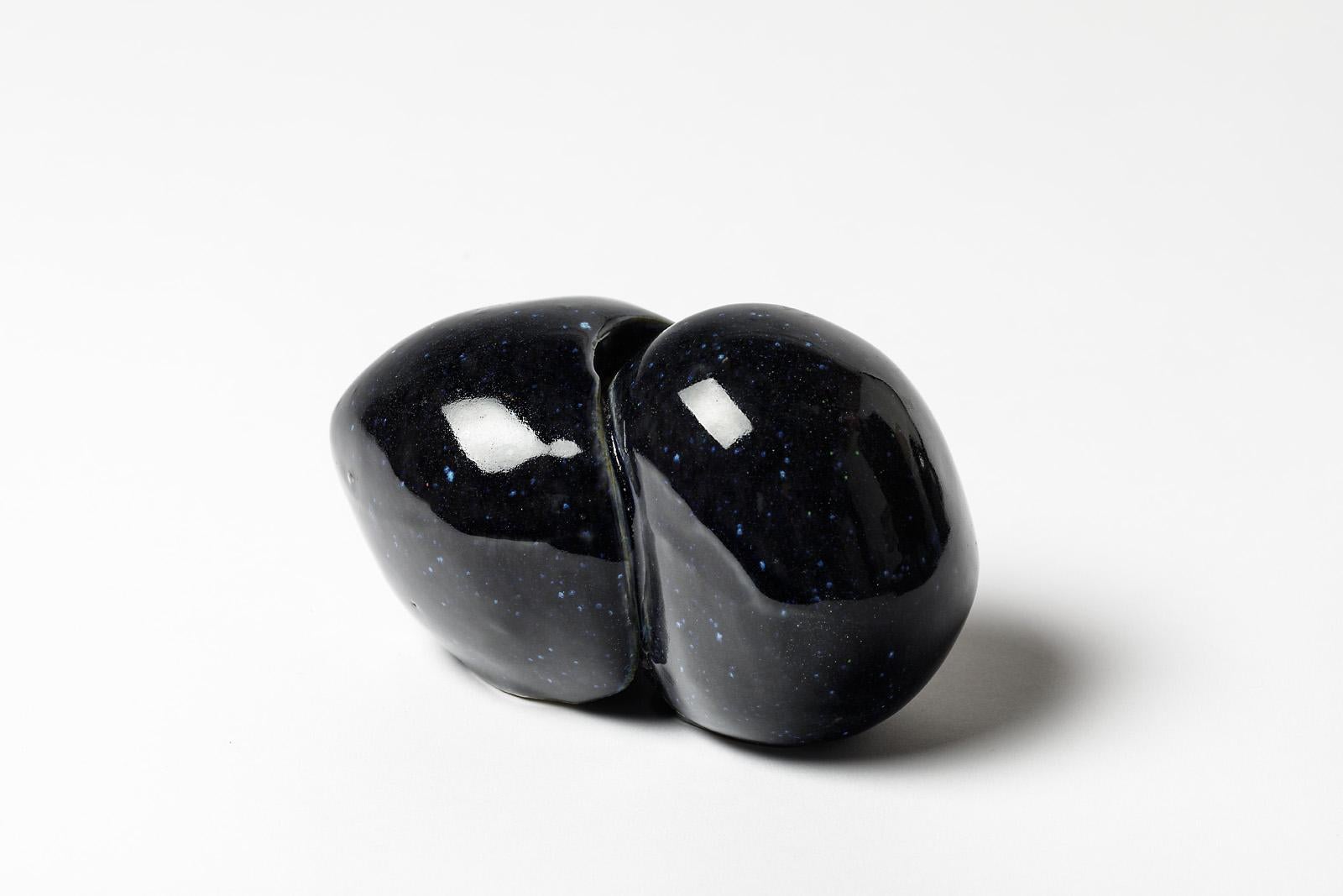 Français Sculpture en porcelaine à décor de glaçure noire de Tim Orr, vers 1970 en vente
