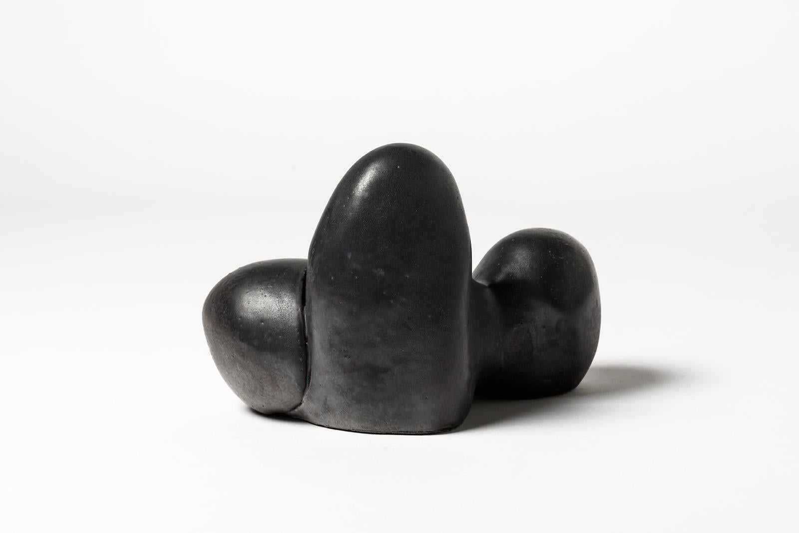 Porzellan-Skulptur mit schwarzer Glasurdekoration von Tim Orr, um 1970 (Französisch) im Angebot