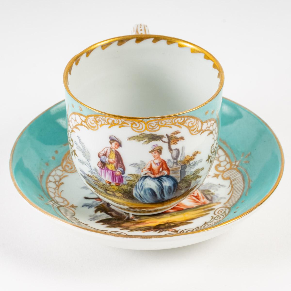 Porcelain Service and Its Meissen Tray, 19th Century In Good Condition In Saint-Ouen, FR