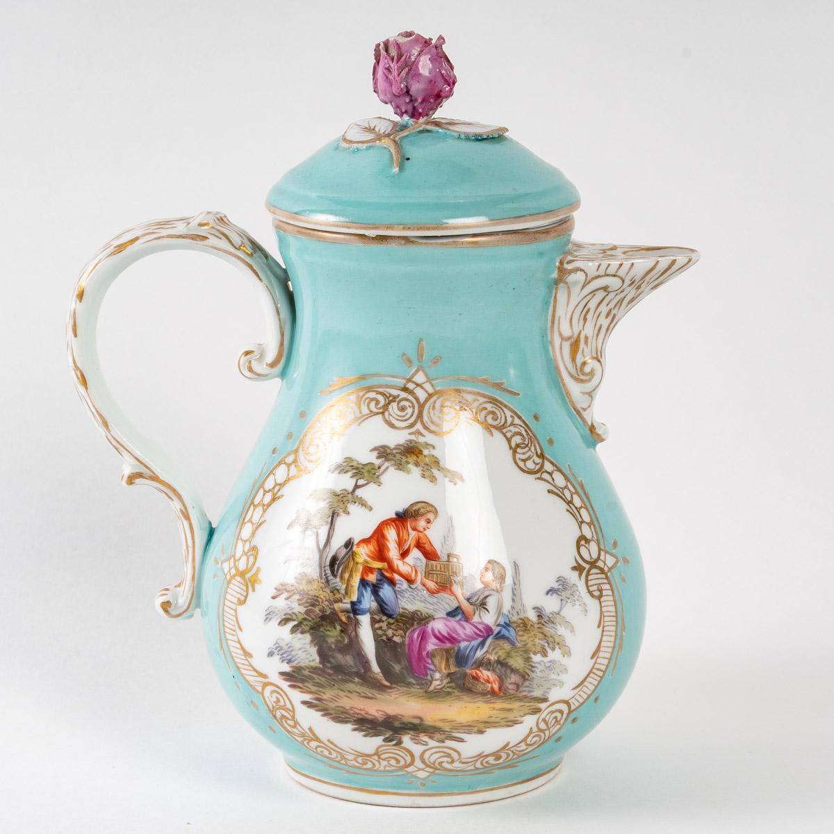 Porcelain Service and Its Meissen Tray, 19th Century 2