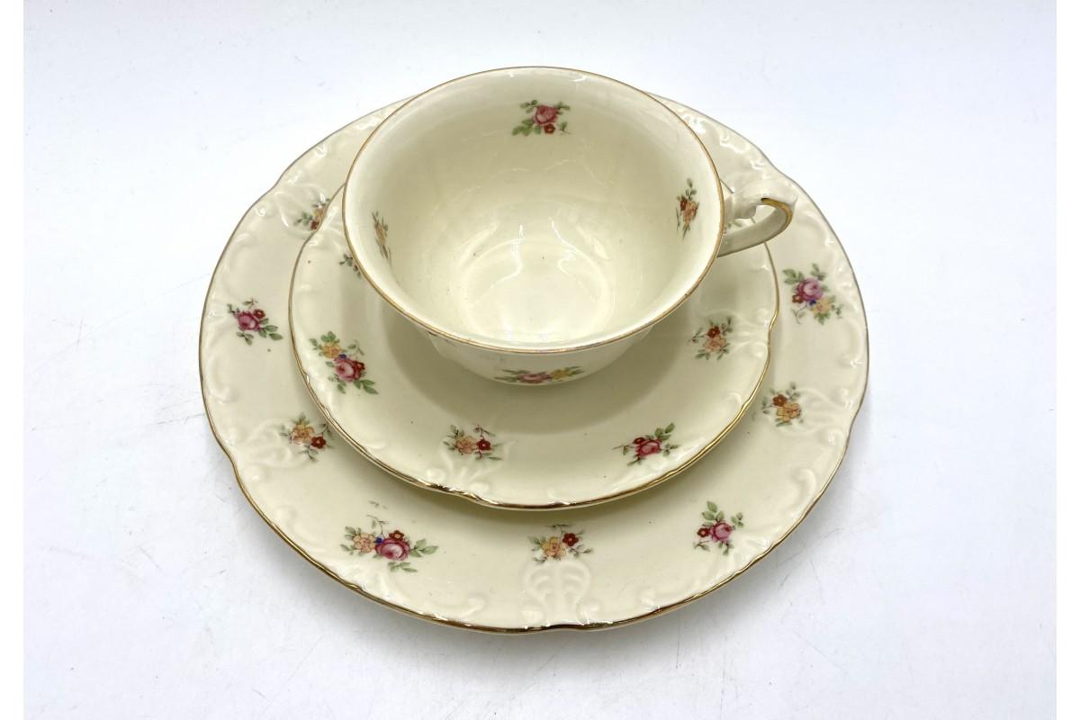 Allemand Ensemble de tasses à déjeuner en porcelaine avec assiettes, porcelaine d'Elfenbein, Allemagne. en vente