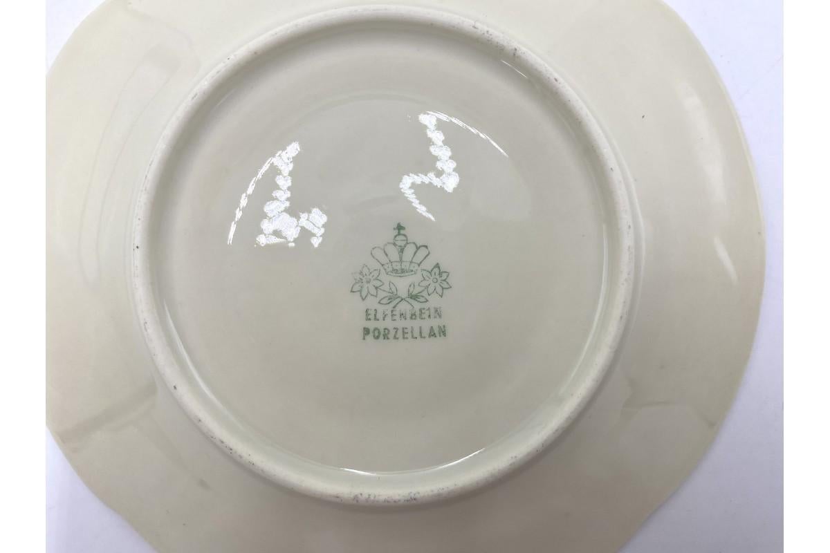 Porcelain set of breakfast cup with plates, Elfenbein Porzellan, Germany. For Sale 1