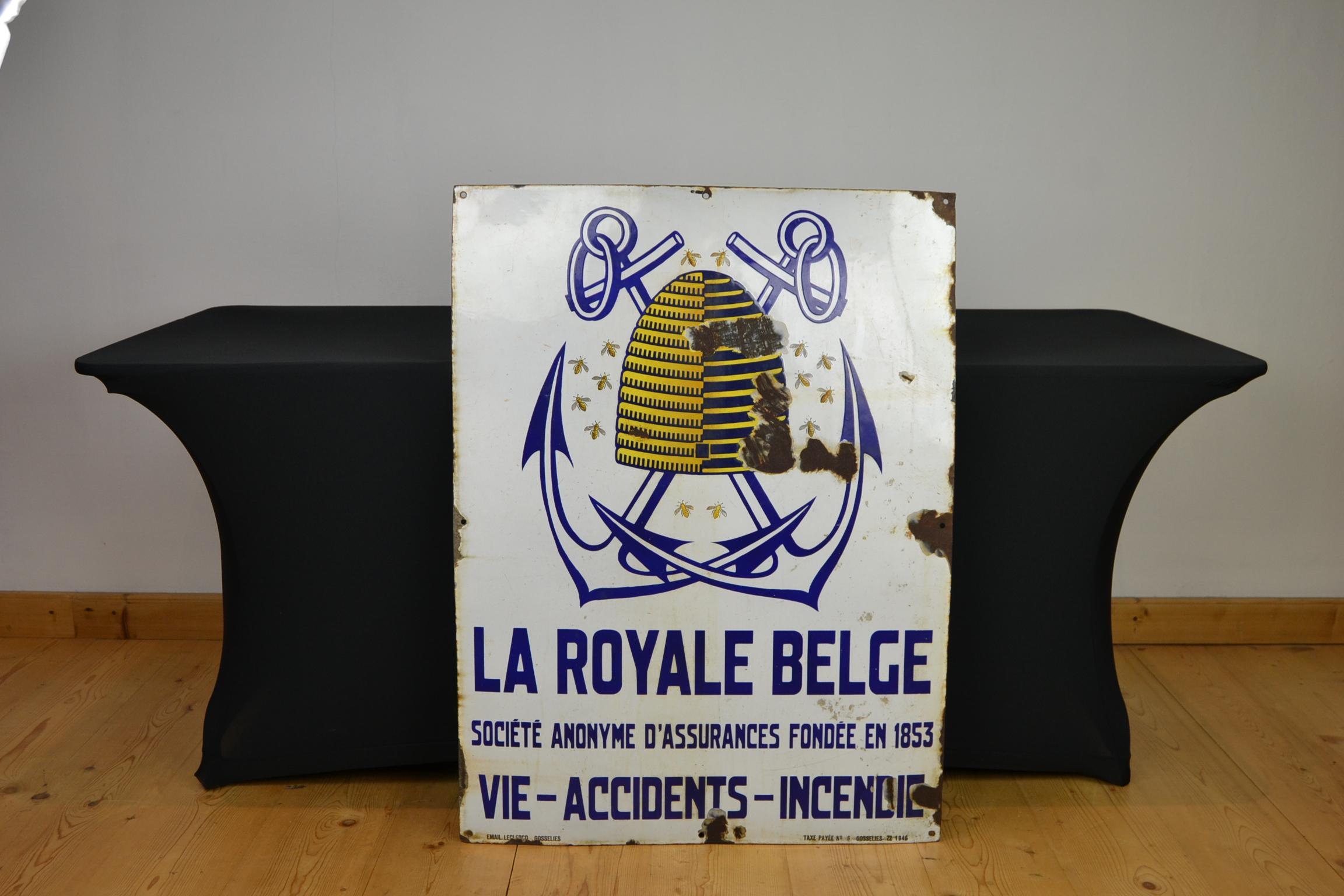 Porcelain Sign with Beehive and Bees, 1946, Belgium 4