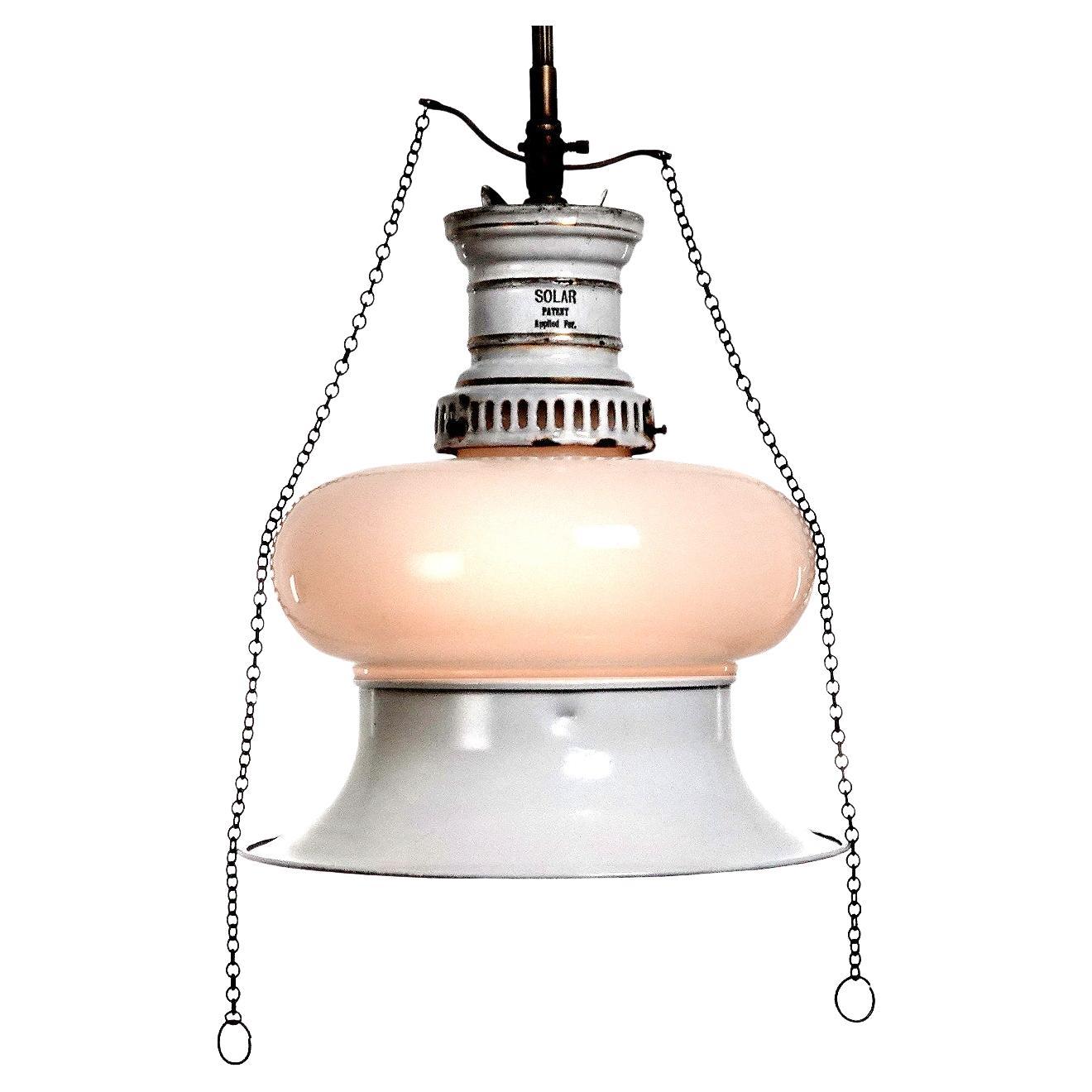 How does a gas lamp work?
