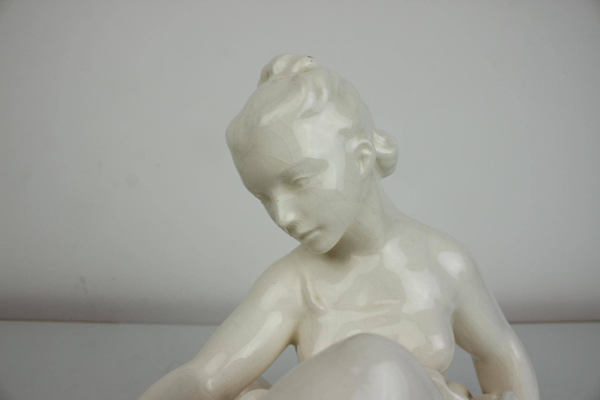 Porcelain Statue Ballerina, Czechoslovakia, 1962s For Sale 2