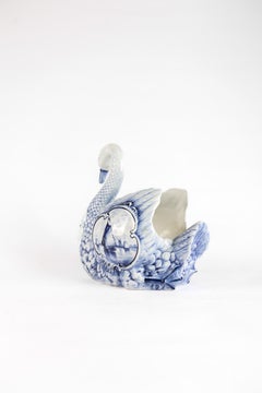 Porcelain swan jardinière by Rauenstein Thüringen in Delft blue