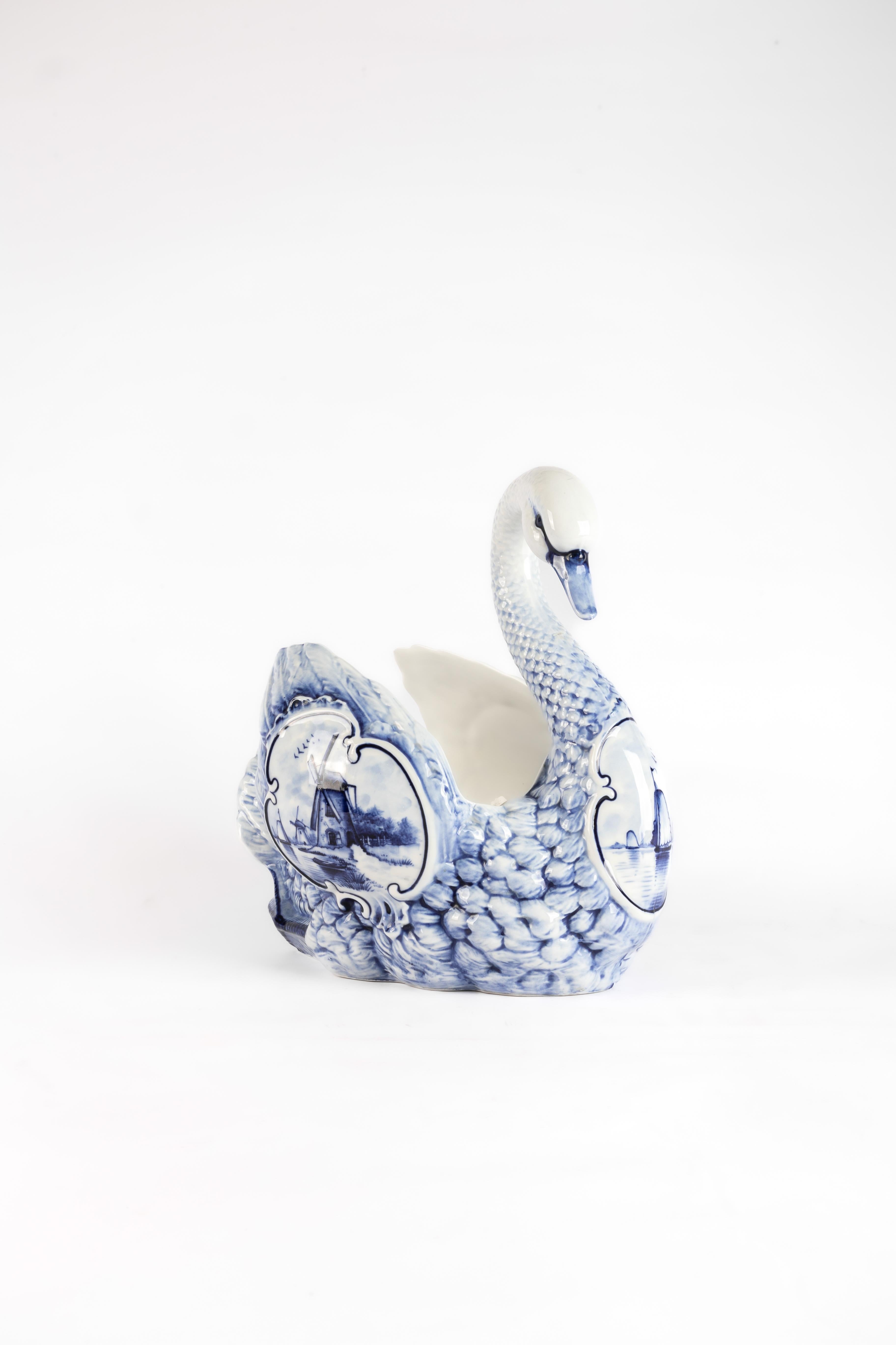 Allemand Jardinière en porcelaine au cygne de Rauenstein Thüringen en bleu de Delft en vente