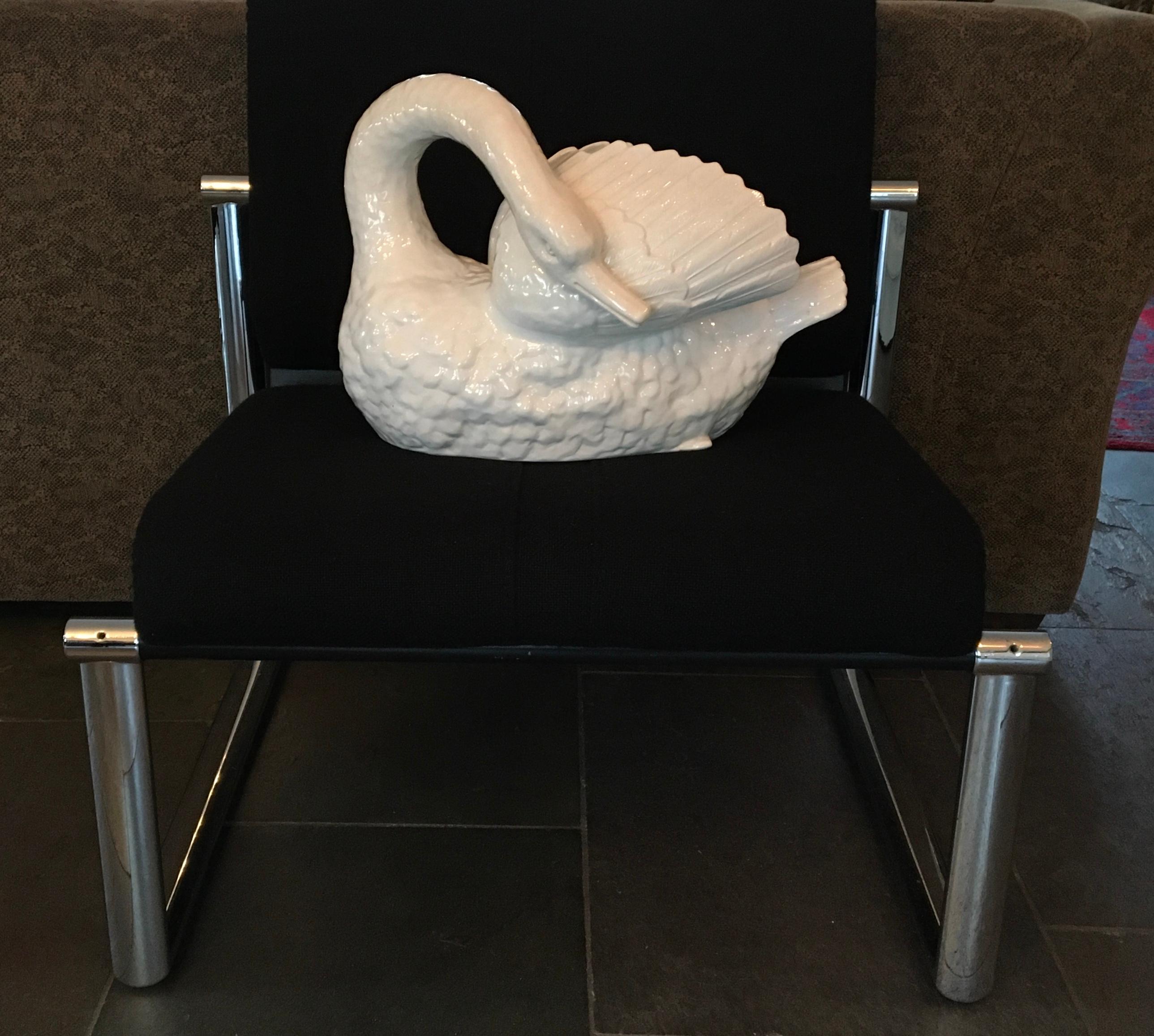 Porcelain Swan Planter, Mouzin - Le Cat et Cie, Early 20th Century In Good Condition For Sale In Retie, BE