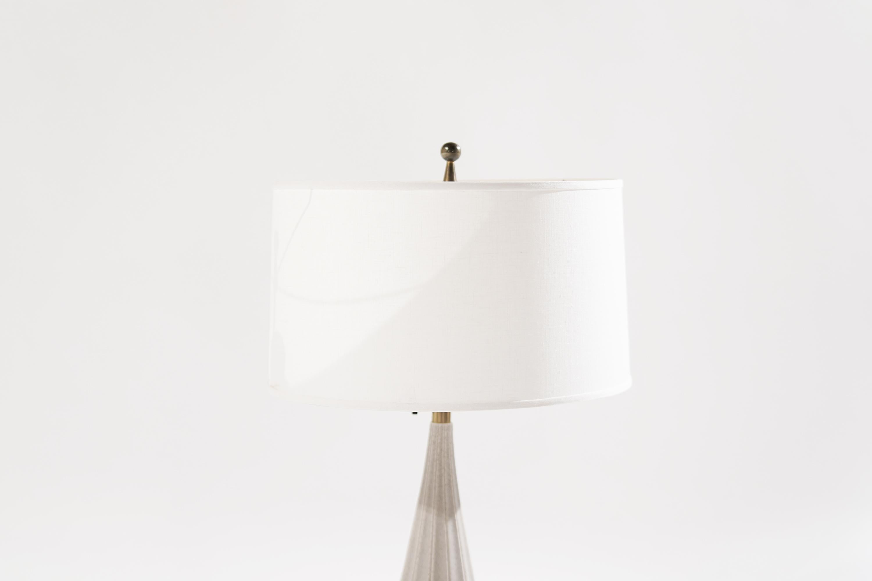 Porcelain Table Lamp by Gerald Thurston for Lightolier, 1950s For Sale 2