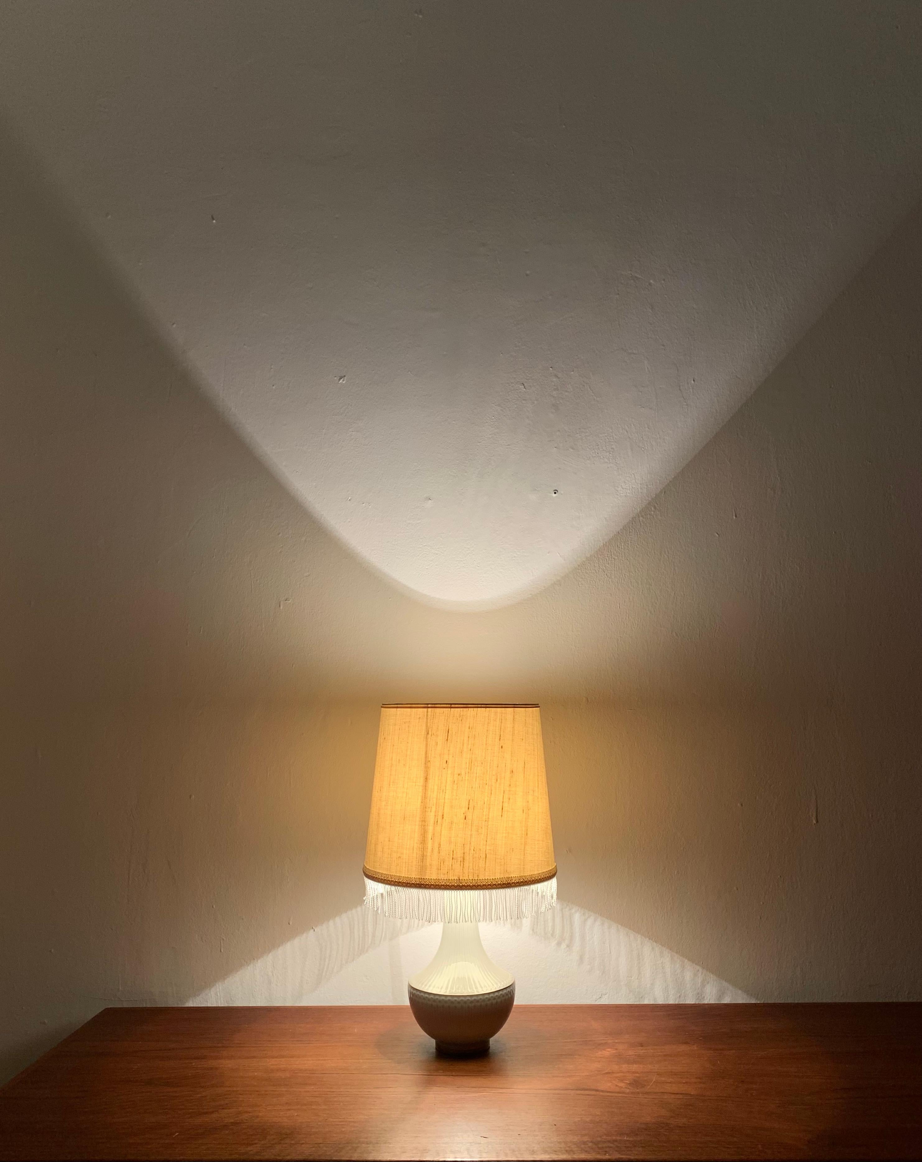 Porcelain Table Lamp by Hutschenreuther For Sale 2