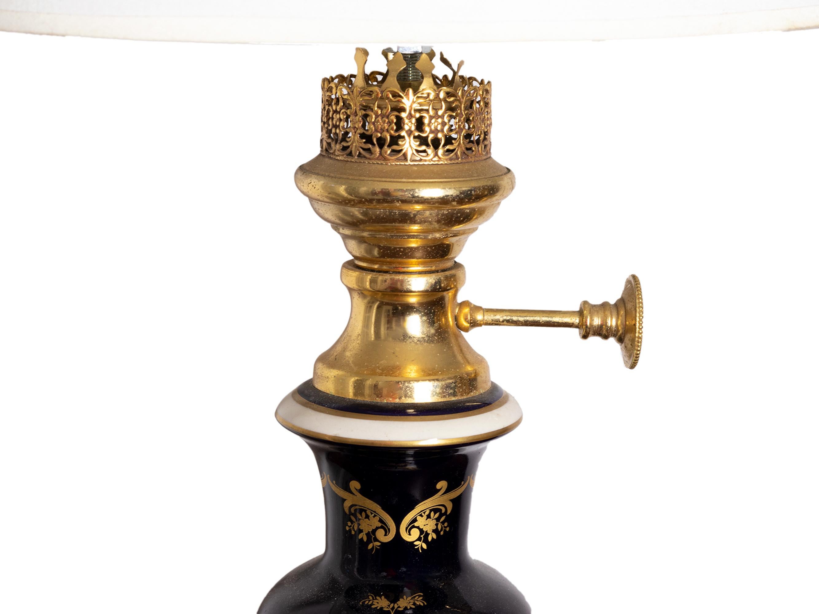 Lámpara de Mesa de Porcelana, Estilo Luis XVI, Floral Azul, Francia, Siglo XX Francés en venta