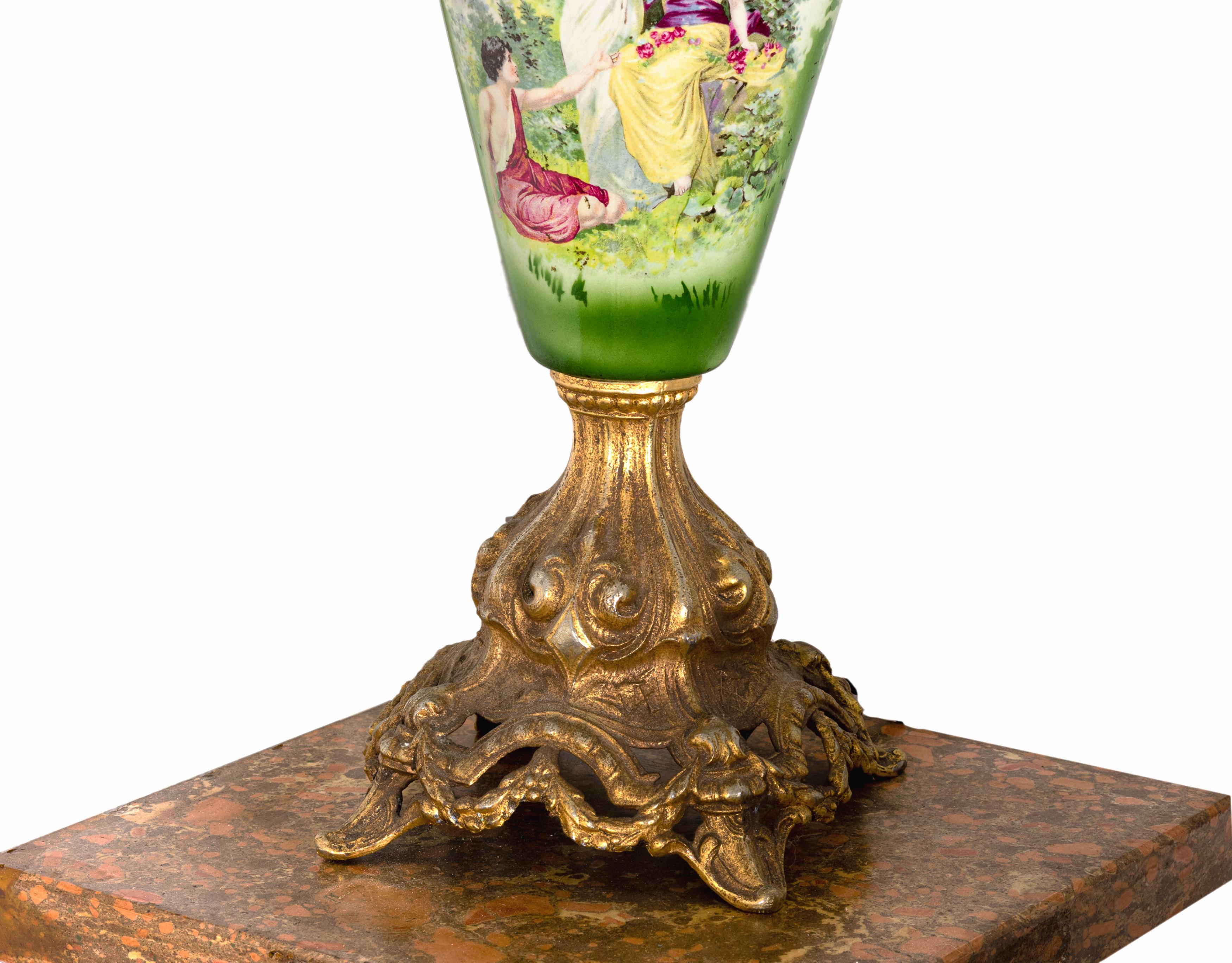 Porzellan-Tischlampe im Sevres-Stil, frühes 20. Jahrhundert (Napoleon III.) im Angebot