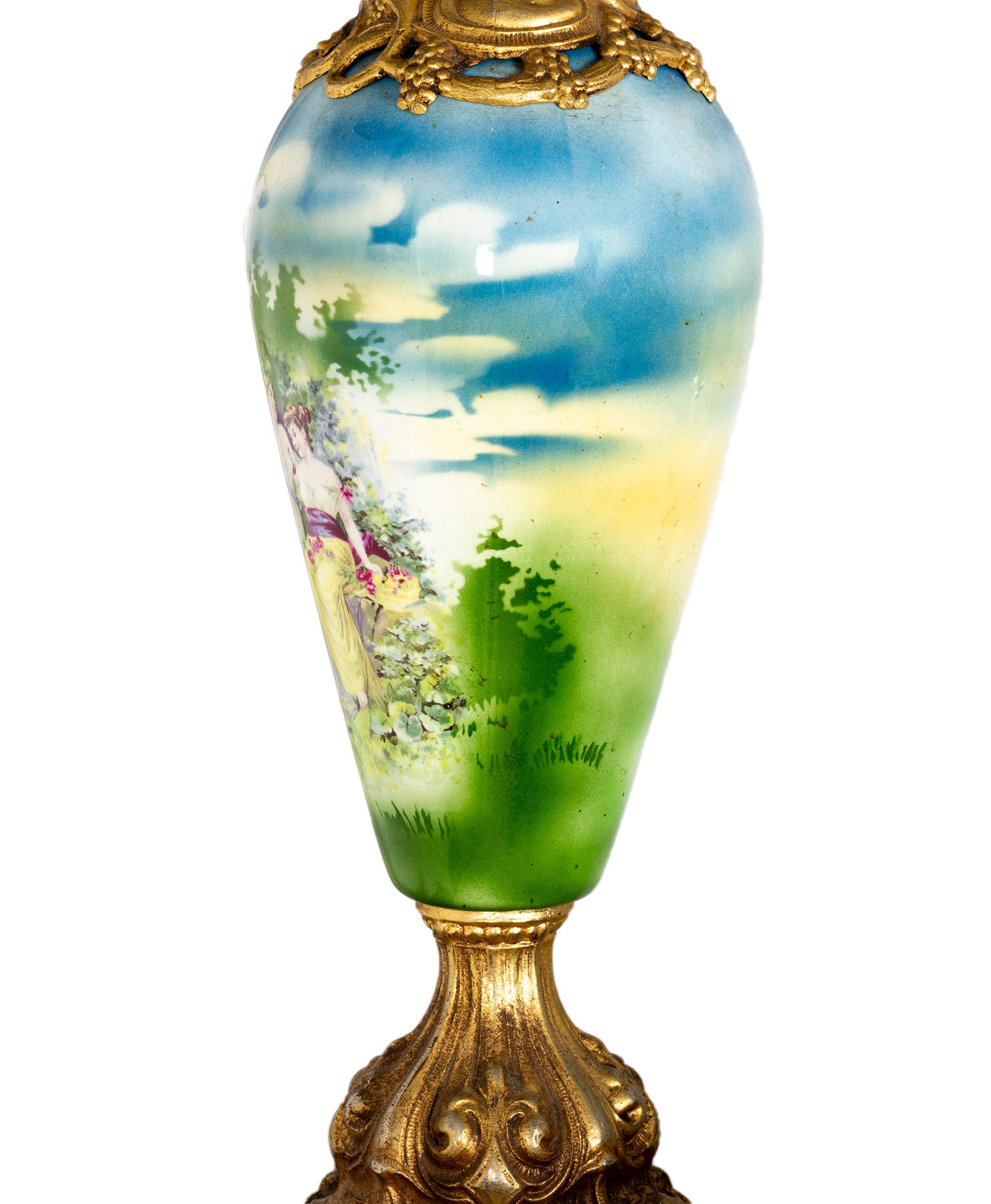 Lámpara de mesa de porcelana estilo Sevres, principios del siglo XX Francés en venta