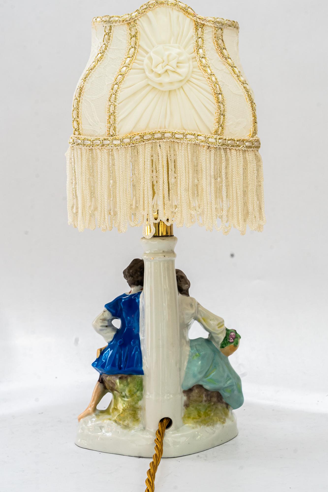 Porcelain table lamp with original fabric shade vienna around 1960s In Good Condition For Sale In Wien, AT