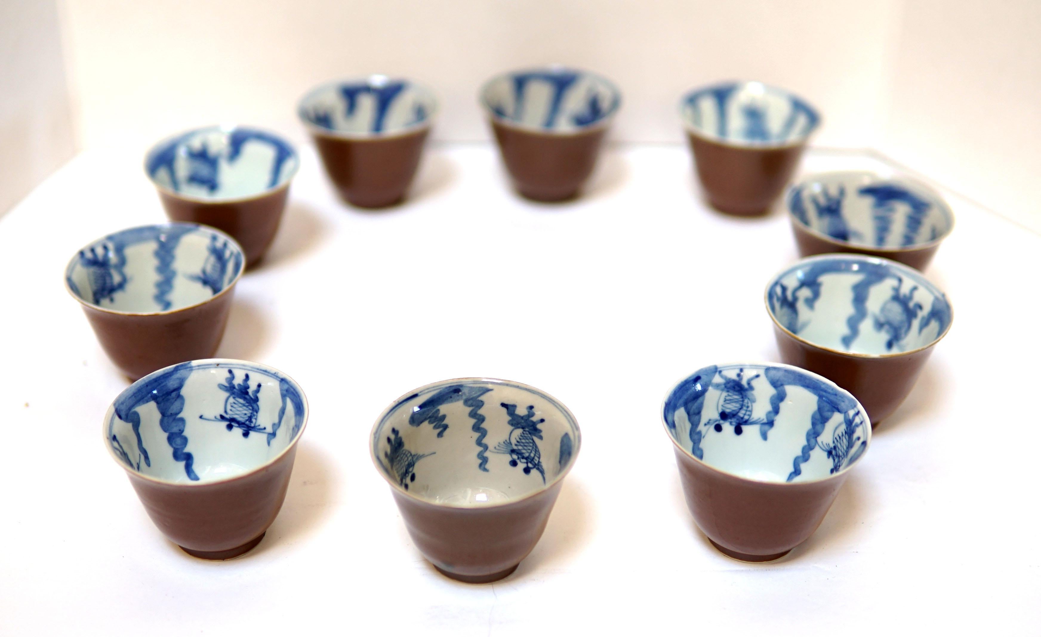 Teeschalen aus Porzellan im Vintage-Stil in Blau und Weiß mit versilberter japanischer Sechseck-Teekanne (Japonismus) im Angebot