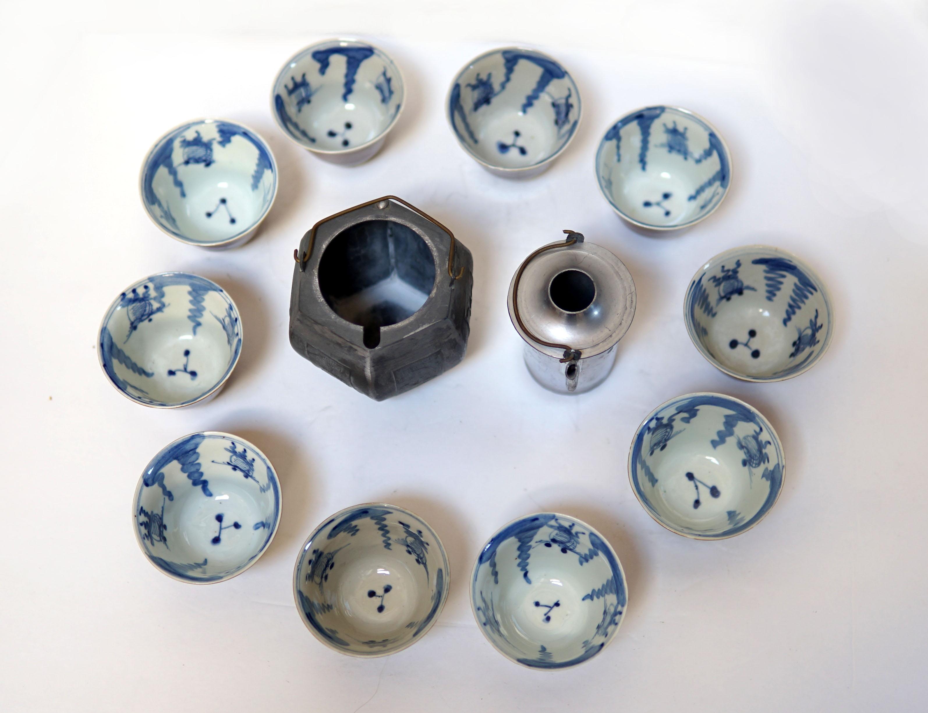 Porcelain Tea Bowls Vintage Blue and White with Japanese Silvered Hexagon Teapot In Good Condition For Sale In Lomita, CA