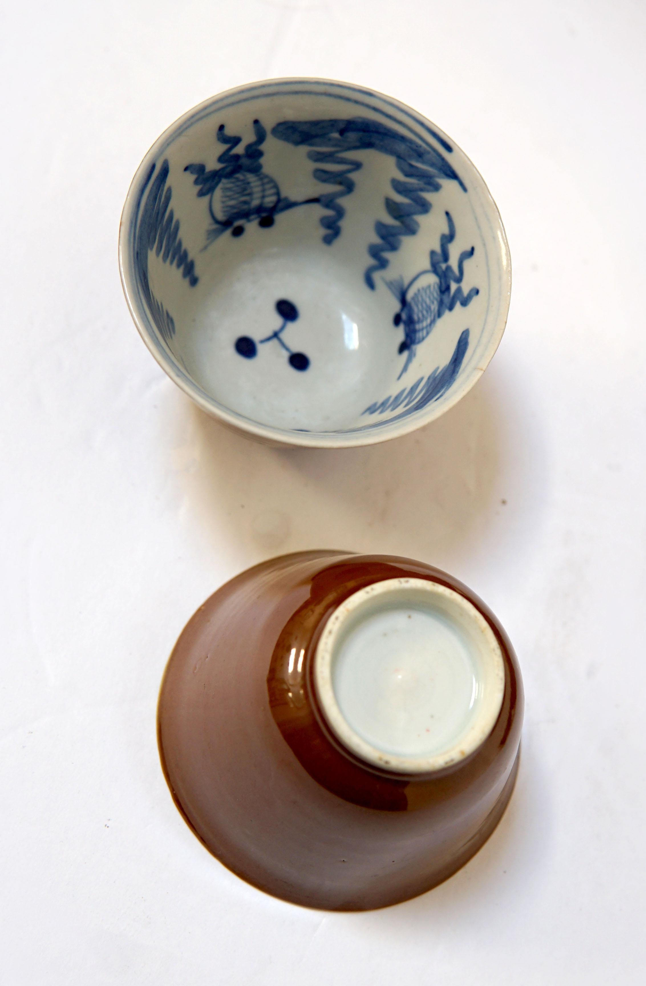 Teteras de Porcelana Vintage Azul y Blanca con Tetera Hexagonal Japonesa Plateada en venta 2