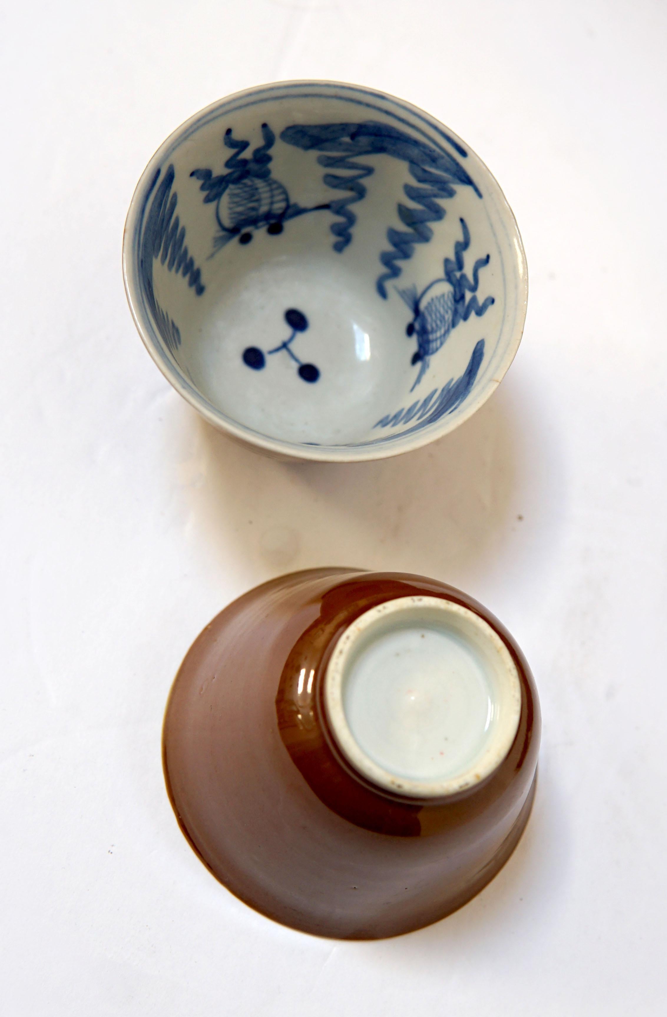 Porcelain Tea Bowls Vintage Blue and White with Japanese Silvered Hexagon Teapot For Sale 2