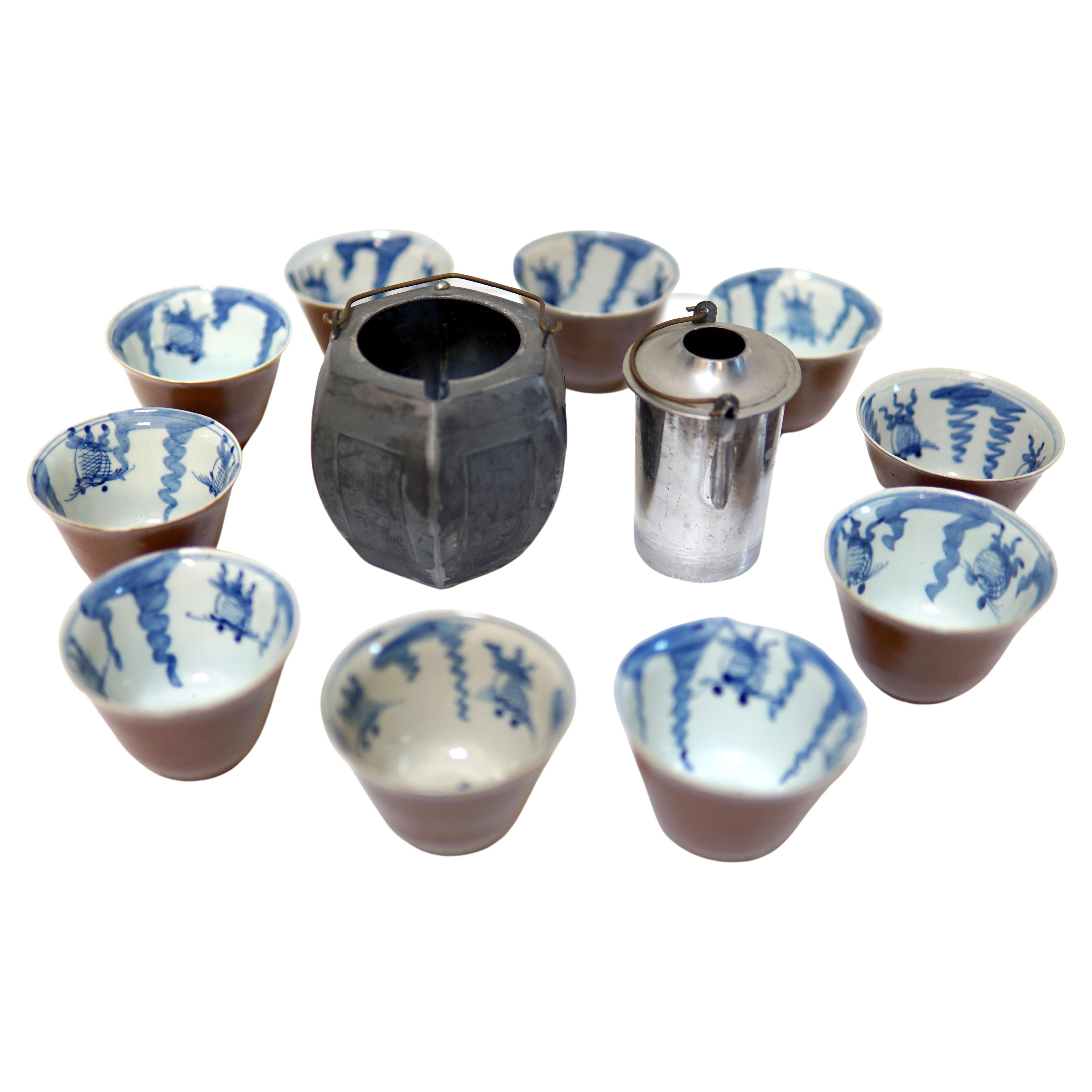 Bols à thé en porcelaine bleu et blanc vintage avec théière hexagonale en argent japonais en vente