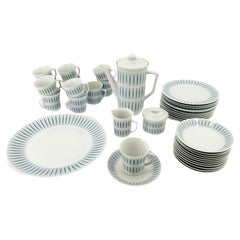 Service à thé, café et dessert en porcelaine Furstenberg Porcelain 1960's blanc et bleu 37 Pieces