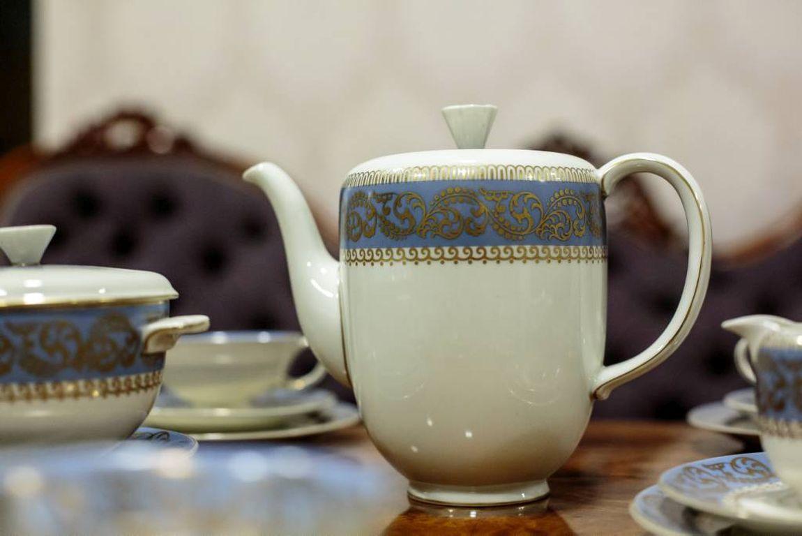 German Porcelain Tea Service, Tettau, 1930-1957 For Sale