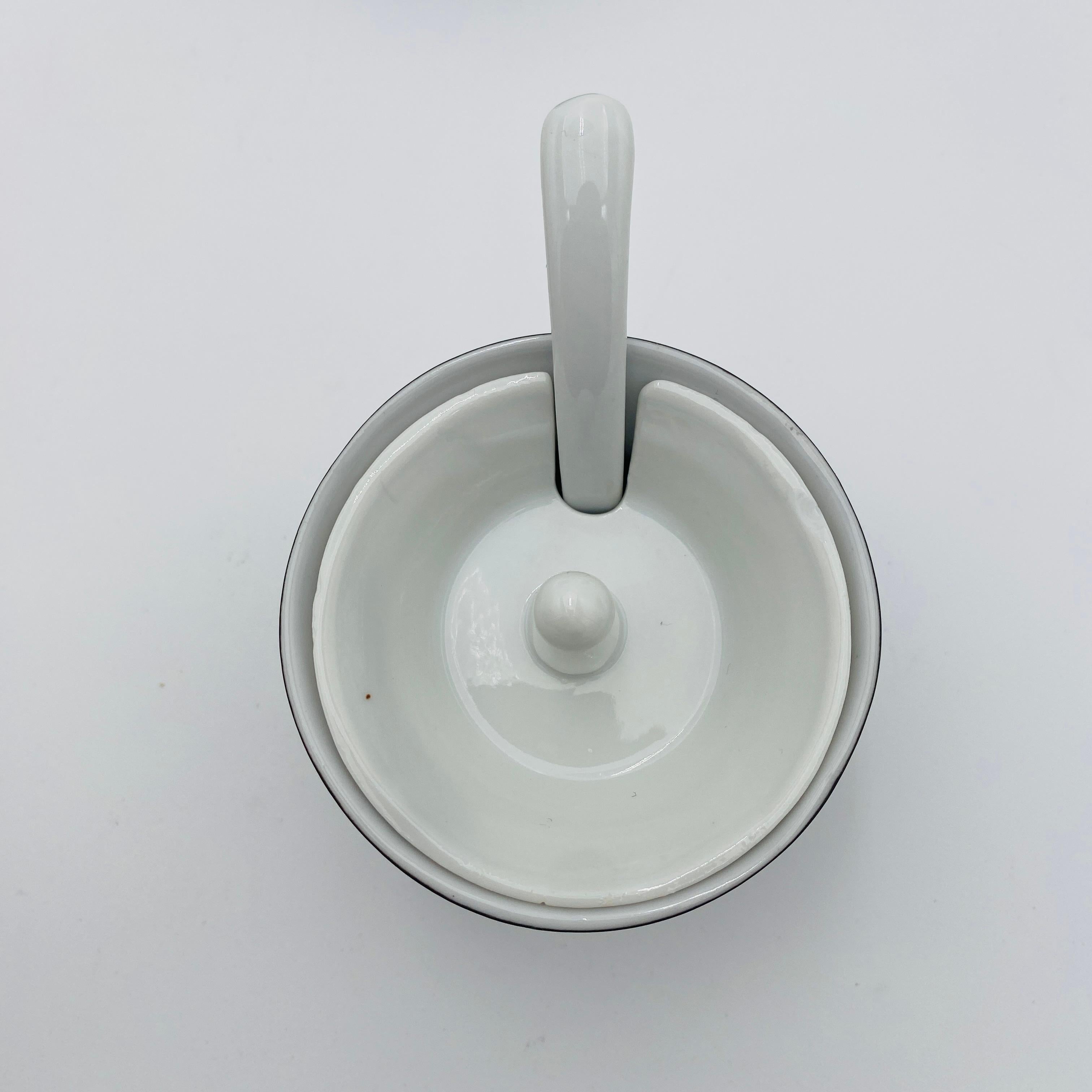 Tetera de porcelana, crema y azúcar de Lagardo Tackett para Freeman Lederman en venta 4